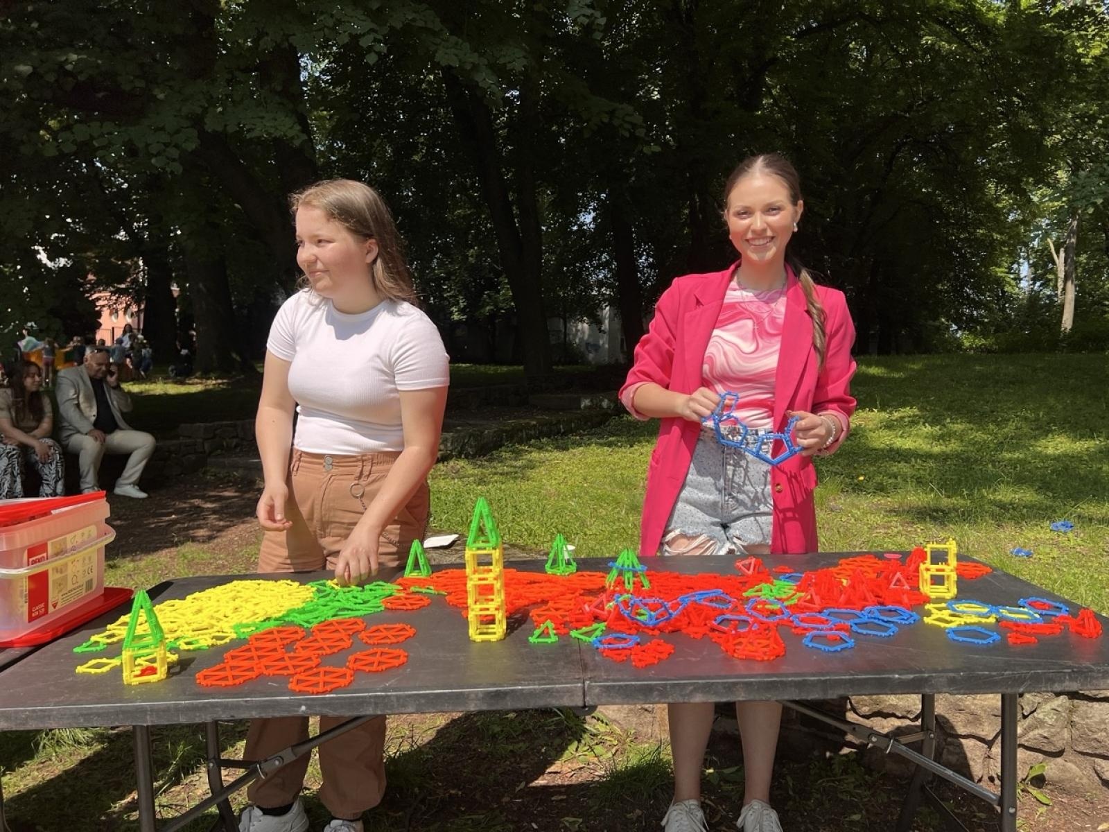 Zdjęcie w galerii na portalu naszraciborz.pl: IV Festiwal Piosenki i Sportu w Raciborzu – radość, ruch i kreatywność w Parku im. Miasta Roth wiadomości z regionu