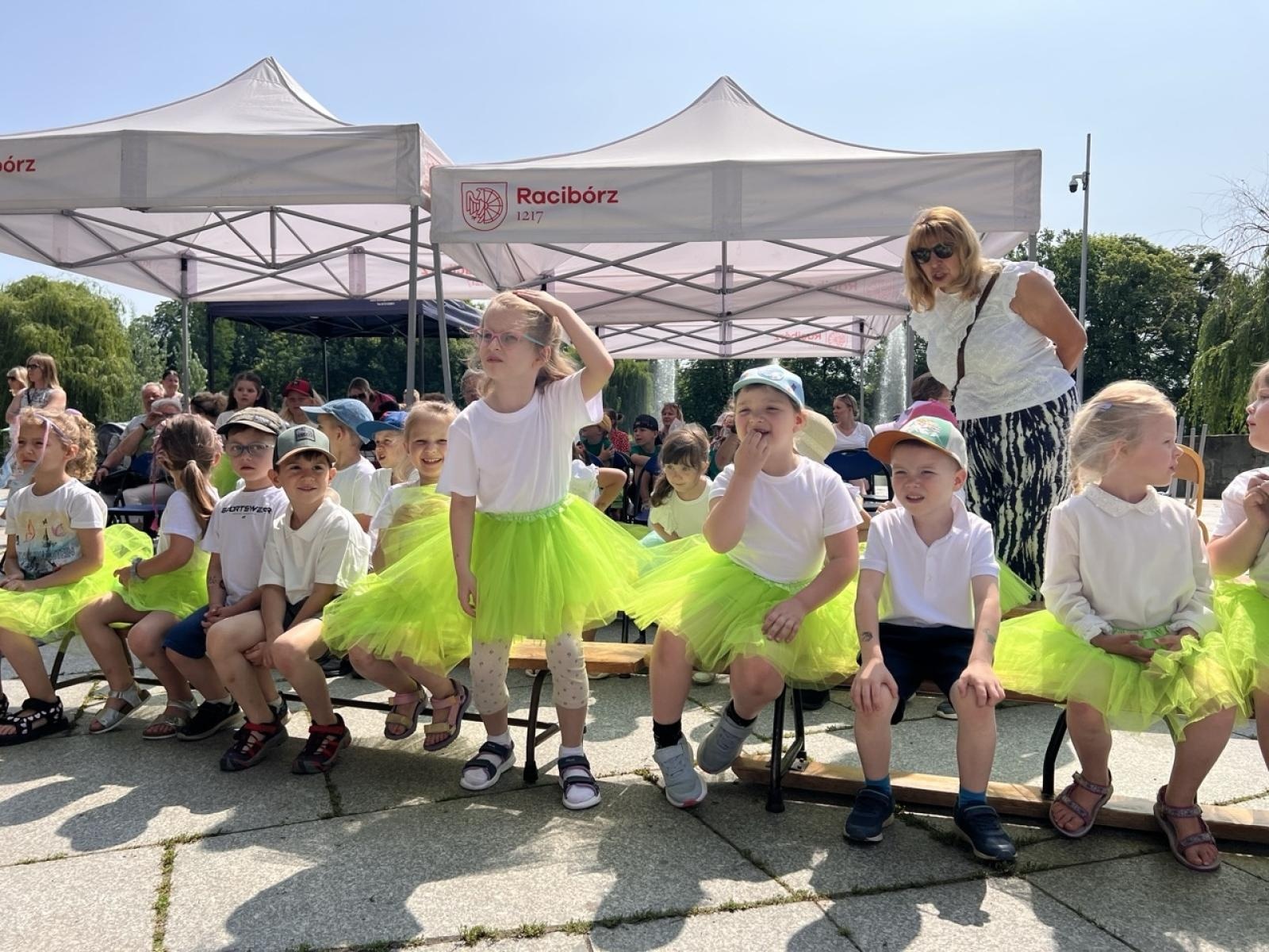 Zdjęcie w galerii na portalu naszraciborz.pl: IV Festiwal Piosenki i Sportu w Raciborzu – radość, ruch i kreatywność w Parku im. Miasta Roth wiadomości z regionu