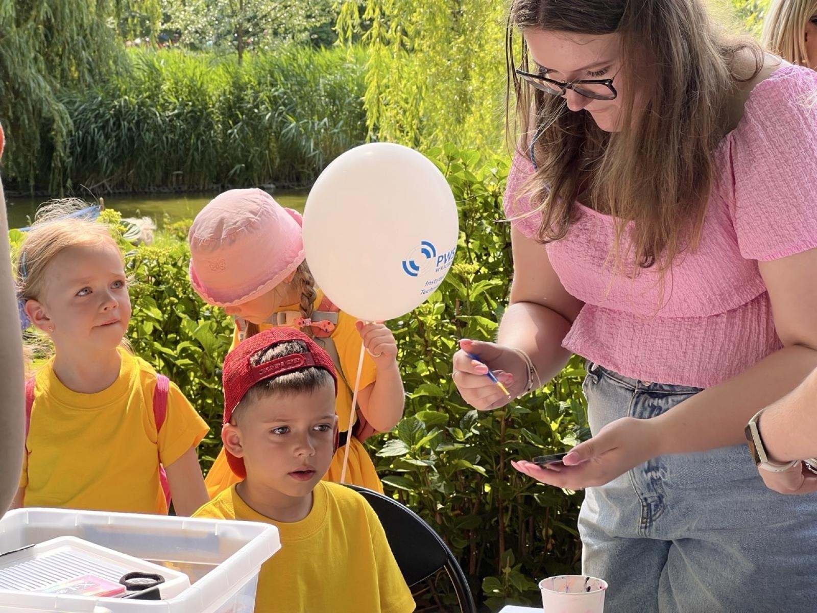 Zdjęcie w galerii na portalu naszraciborz.pl: IV Festiwal Piosenki i Sportu w Raciborzu – radość, ruch i kreatywność w Parku im. Miasta Roth wiadomości z regionu