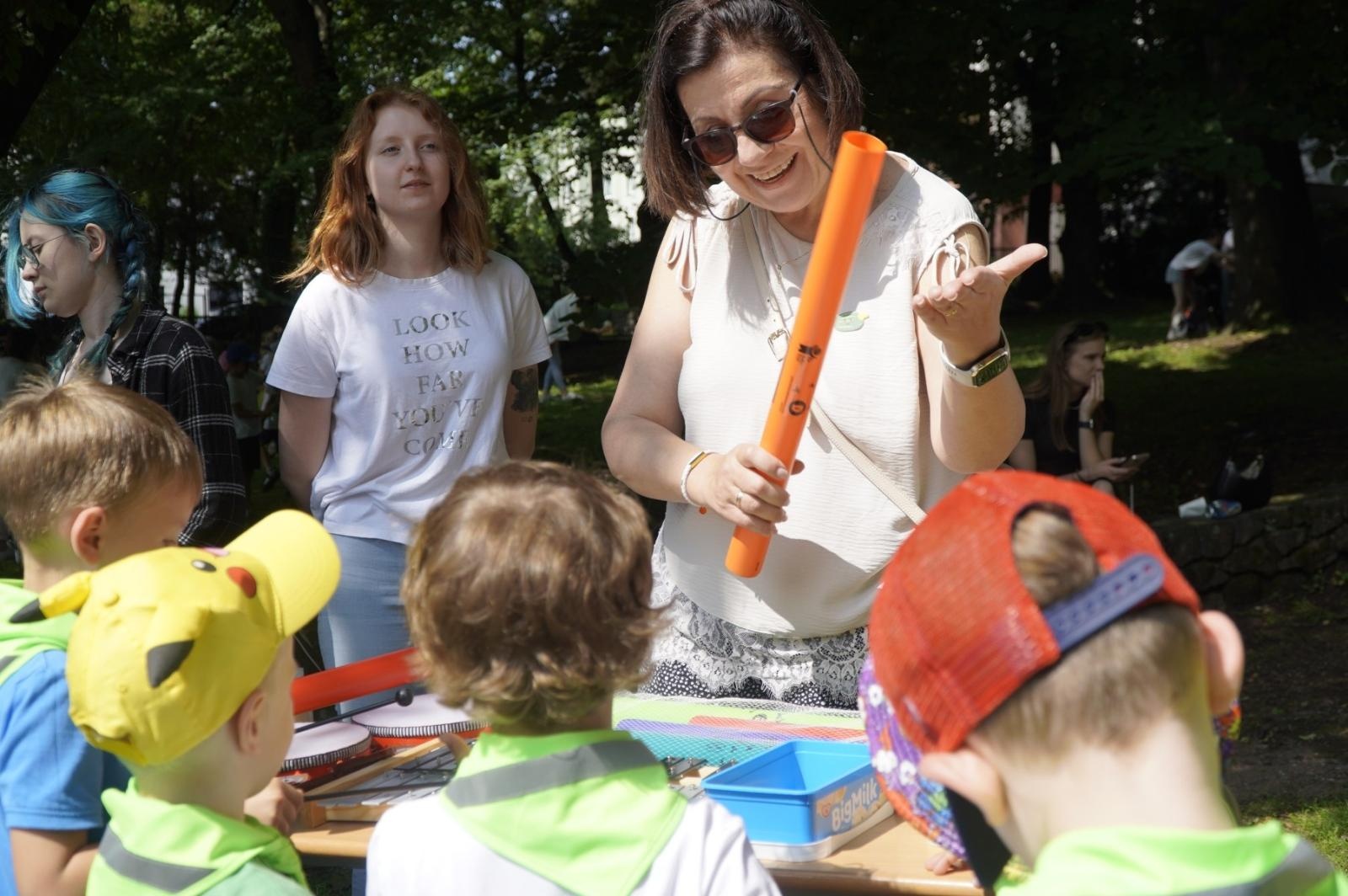 Zdjęcie w galerii na portalu naszraciborz.pl: IV Festiwal Piosenki i Sportu w Raciborzu – radość, ruch i kreatywność w Parku im. Miasta Roth wiadomości z regionu