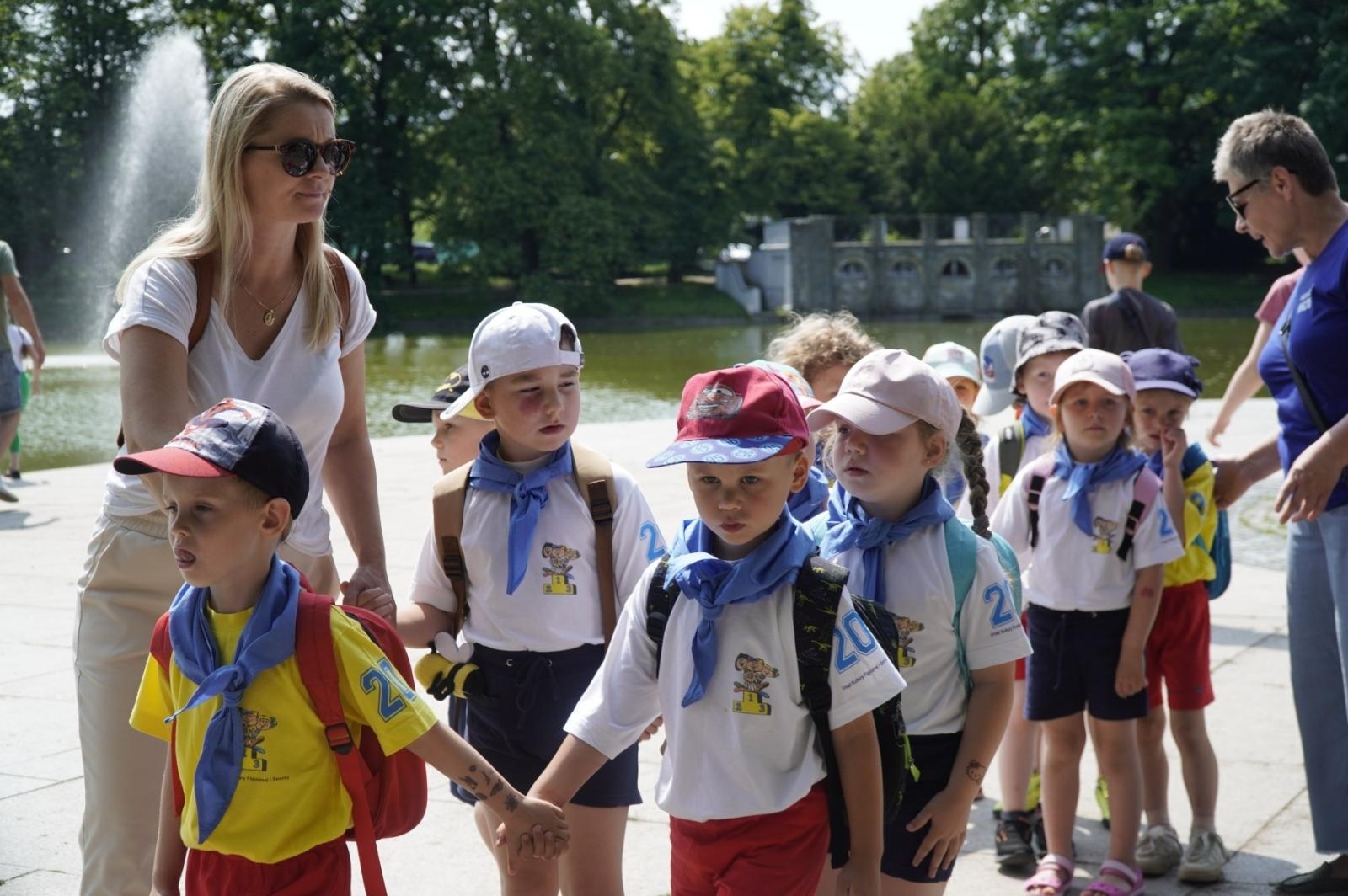 Zdjęcie w galerii na portalu naszraciborz.pl: IV Festiwal Piosenki i Sportu w Raciborzu – radość, ruch i kreatywność w Parku im. Miasta Roth wiadomości z regionu
