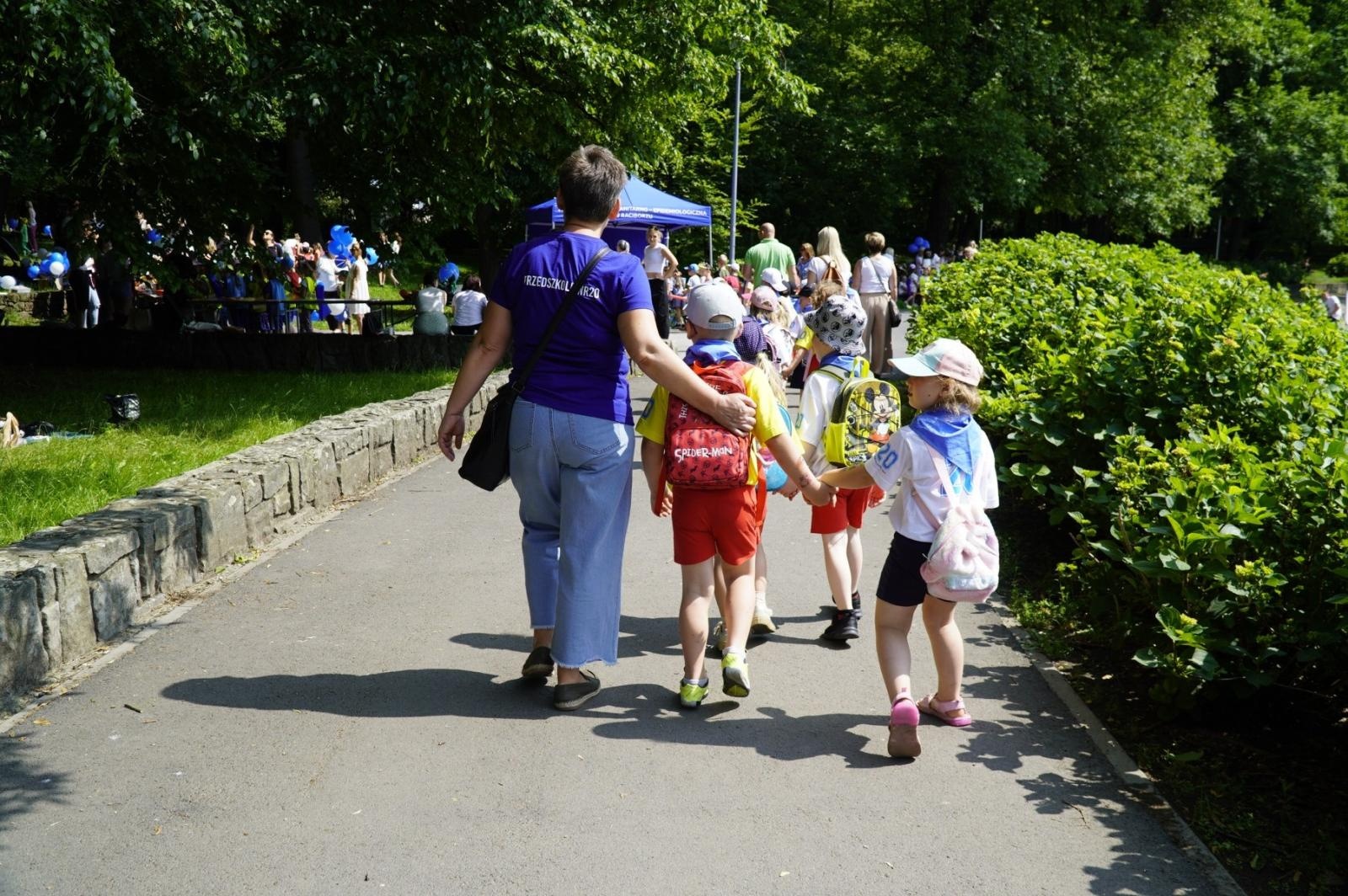 Zdjęcie w galerii na portalu naszraciborz.pl: IV Festiwal Piosenki i Sportu w Raciborzu – radość, ruch i kreatywność w Parku im. Miasta Roth wiadomości z regionu