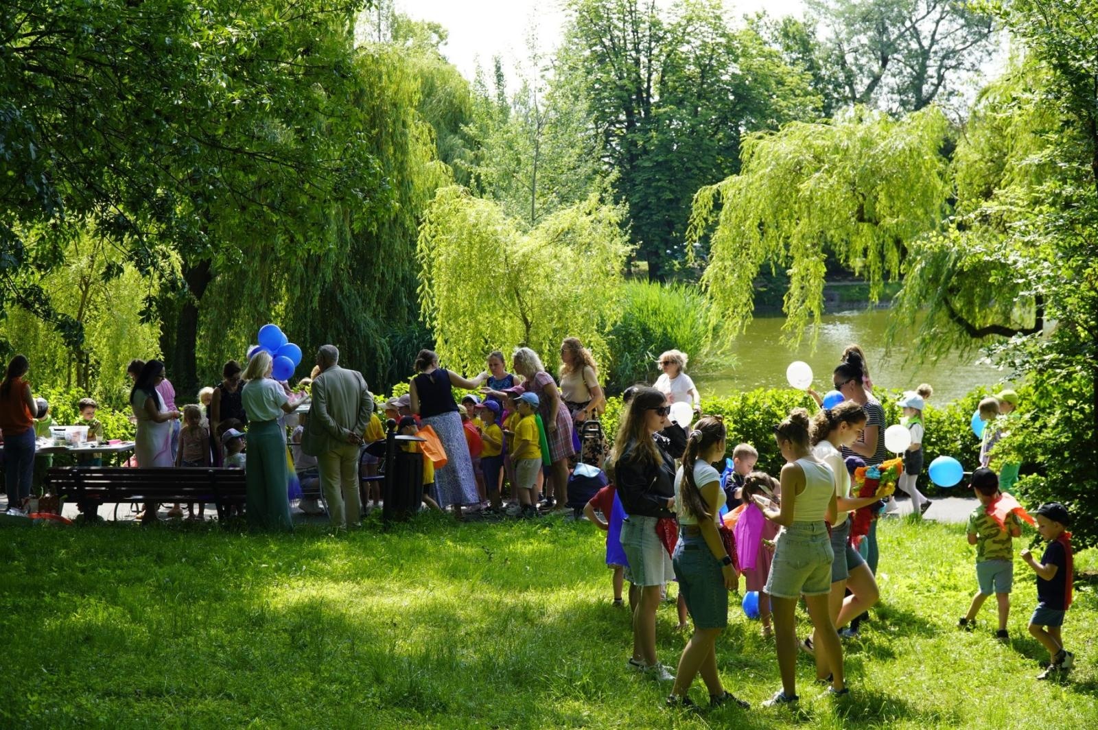 Zdjęcie w galerii na portalu naszraciborz.pl: IV Festiwal Piosenki i Sportu w Raciborzu – radość, ruch i kreatywność w Parku im. Miasta Roth wiadomości z regionu