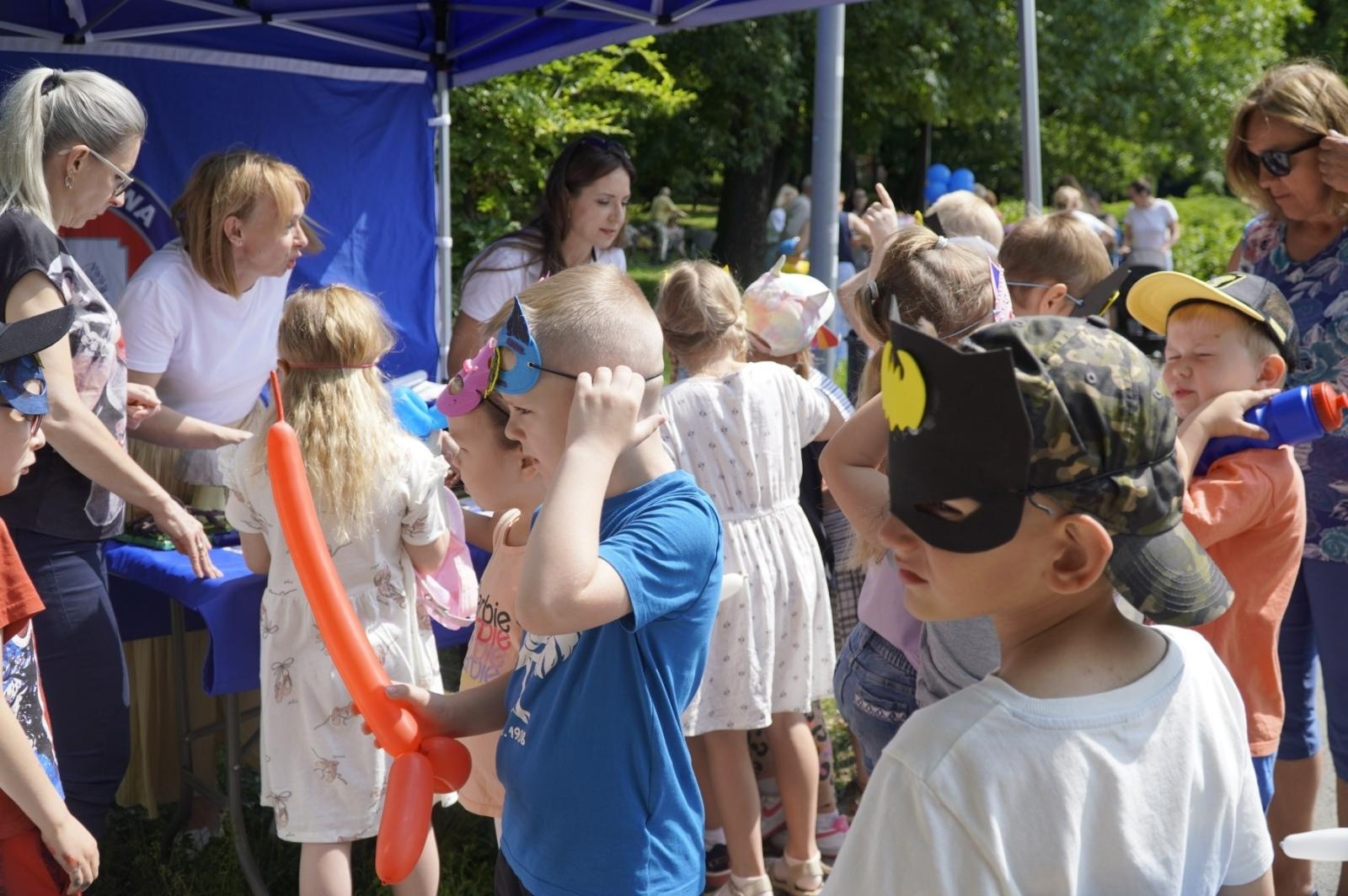 Zdjęcie w galerii na portalu naszraciborz.pl: IV Festiwal Piosenki i Sportu w Raciborzu – radość, ruch i kreatywność w Parku im. Miasta Roth wiadomości z regionu