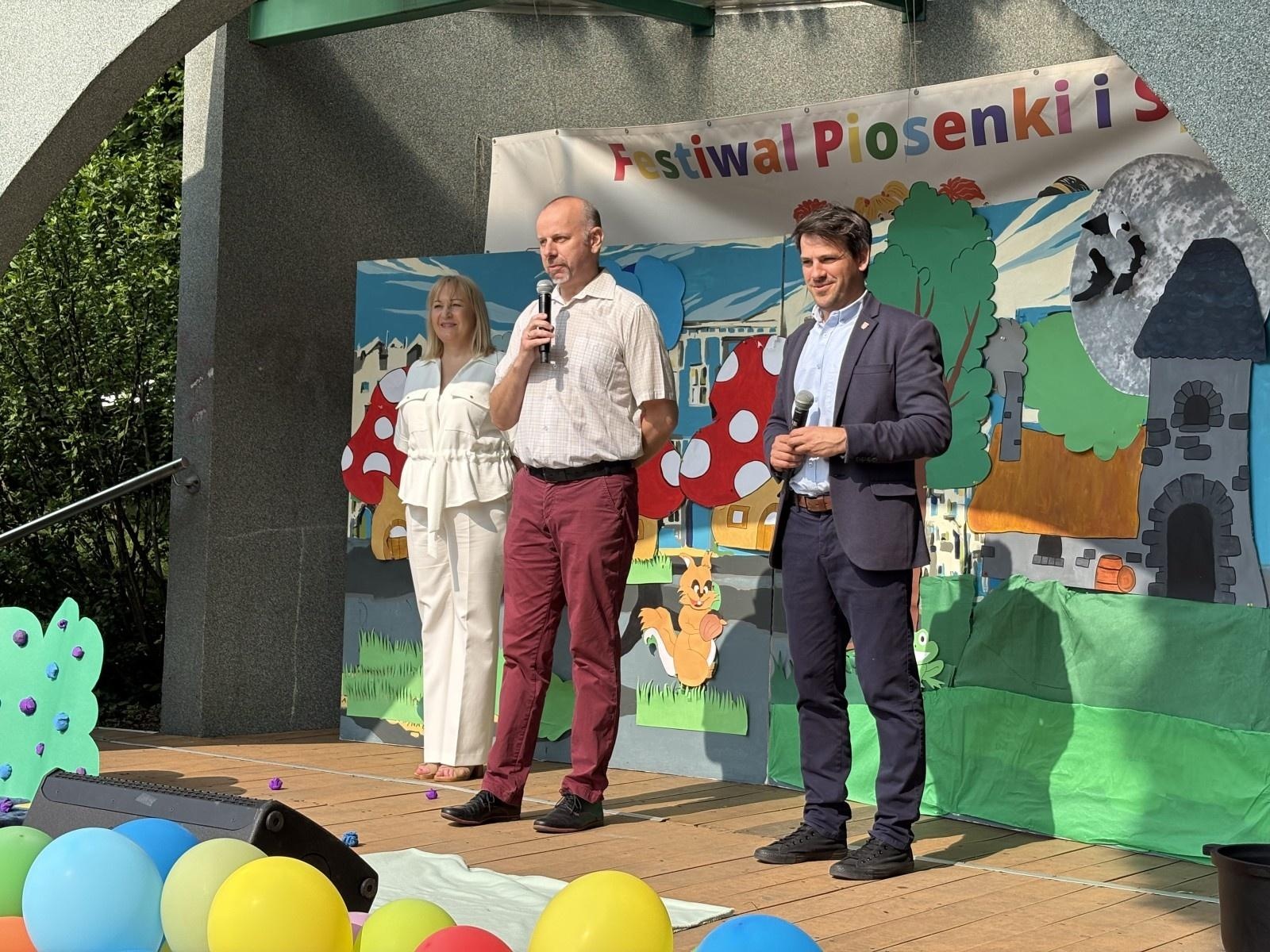 Zdjęcie w galerii na portalu naszraciborz.pl: IV Festiwal Piosenki i Sportu w Raciborzu – radość, ruch i kreatywność w Parku im. Miasta Roth wiadomości z regionu