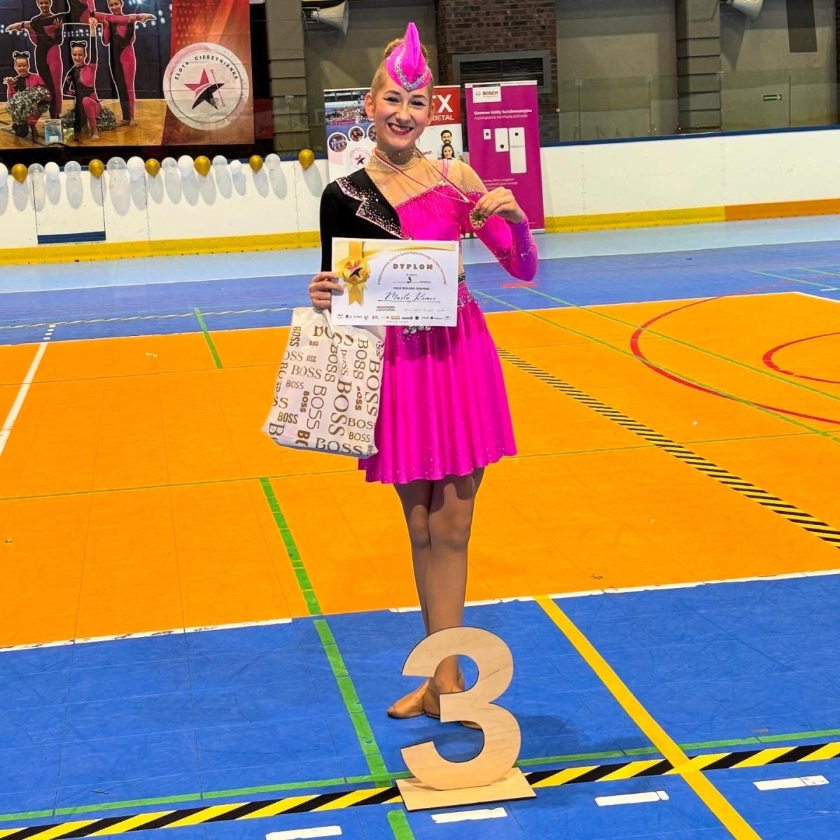 Zdjęcie w galerii na portalu naszraciborz.pl: IV Międzynarodowy Konkurs Sportu Mażoretkowego O Złotą Cieszyniankę – sukcesy mażoretek Rewers z Raciborza wiadomości z regionu