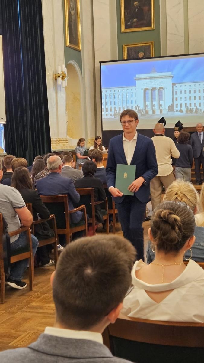 Zdjęcie w galerii na portalu naszraciborz.pl: Od pasji do sukcesu – naukowe trofea uczniów LO1 wiadomości z regionu