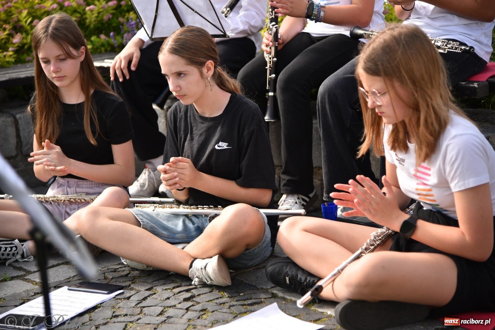 Zdjęcie w galerii na portalu naszraciborz.pl: Muzyczny flash mob na rynku w Raciborzu [FOTO i WIDEO] wiadomości z regionu