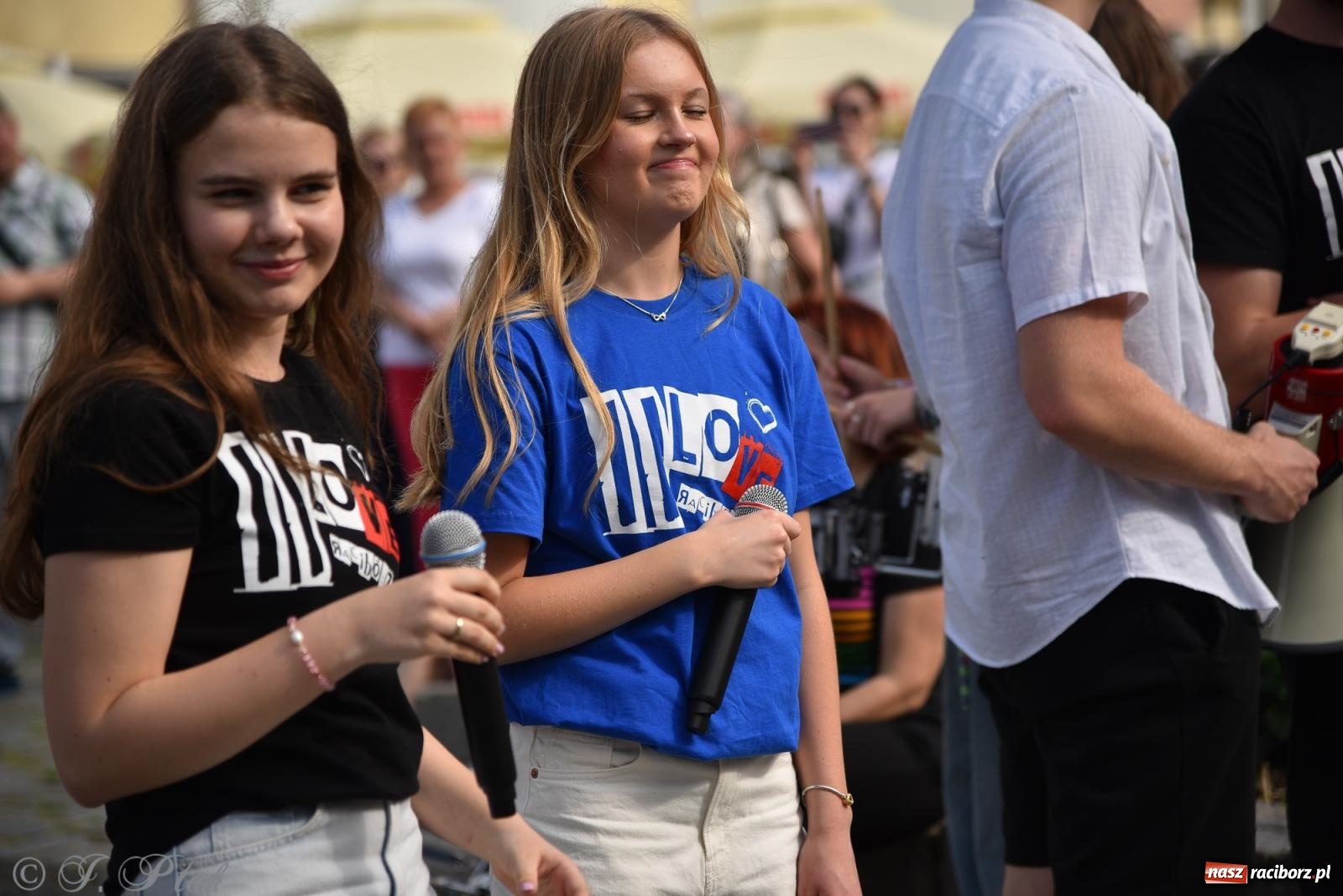Zdjęcie w galerii na portalu naszraciborz.pl: Muzyczny flash mob na rynku w Raciborzu [FOTO i WIDEO] wiadomości z regionu