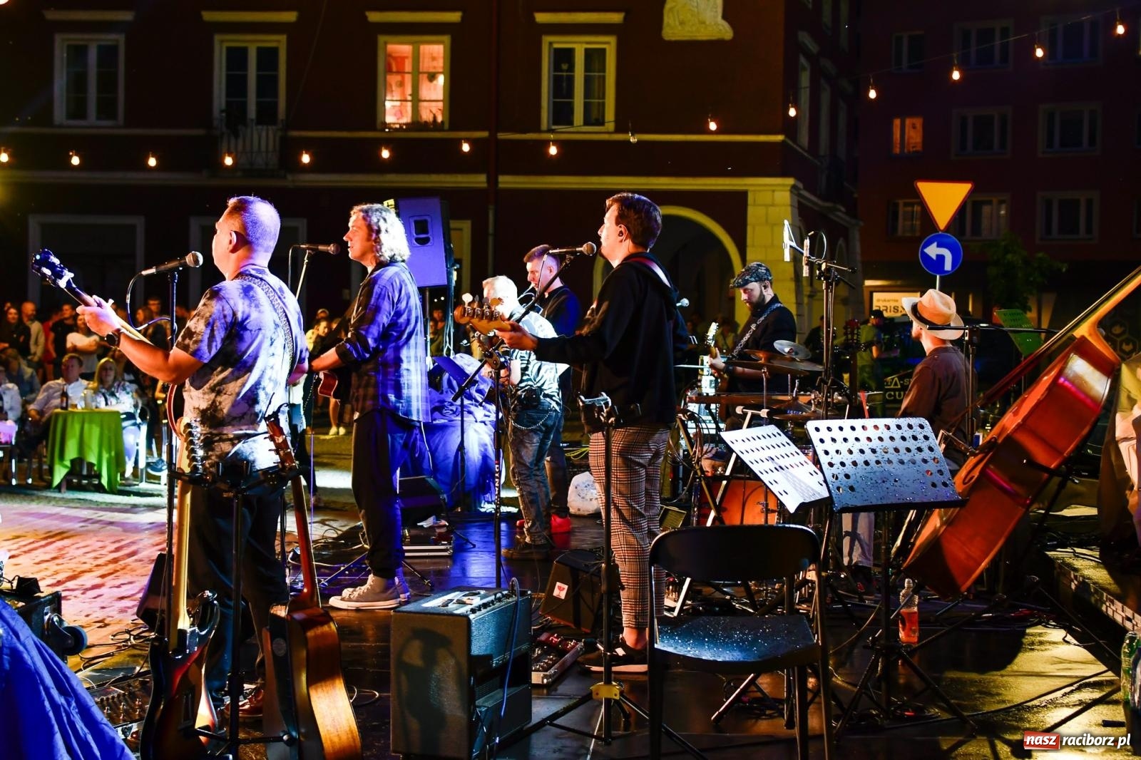 Zdjęcie w galerii na portalu naszraciborz.pl: Potańcówka na OFCE: Kraków Street Band i dancing pod Tęczową w klimatach swingowych wiadomości z regionu
