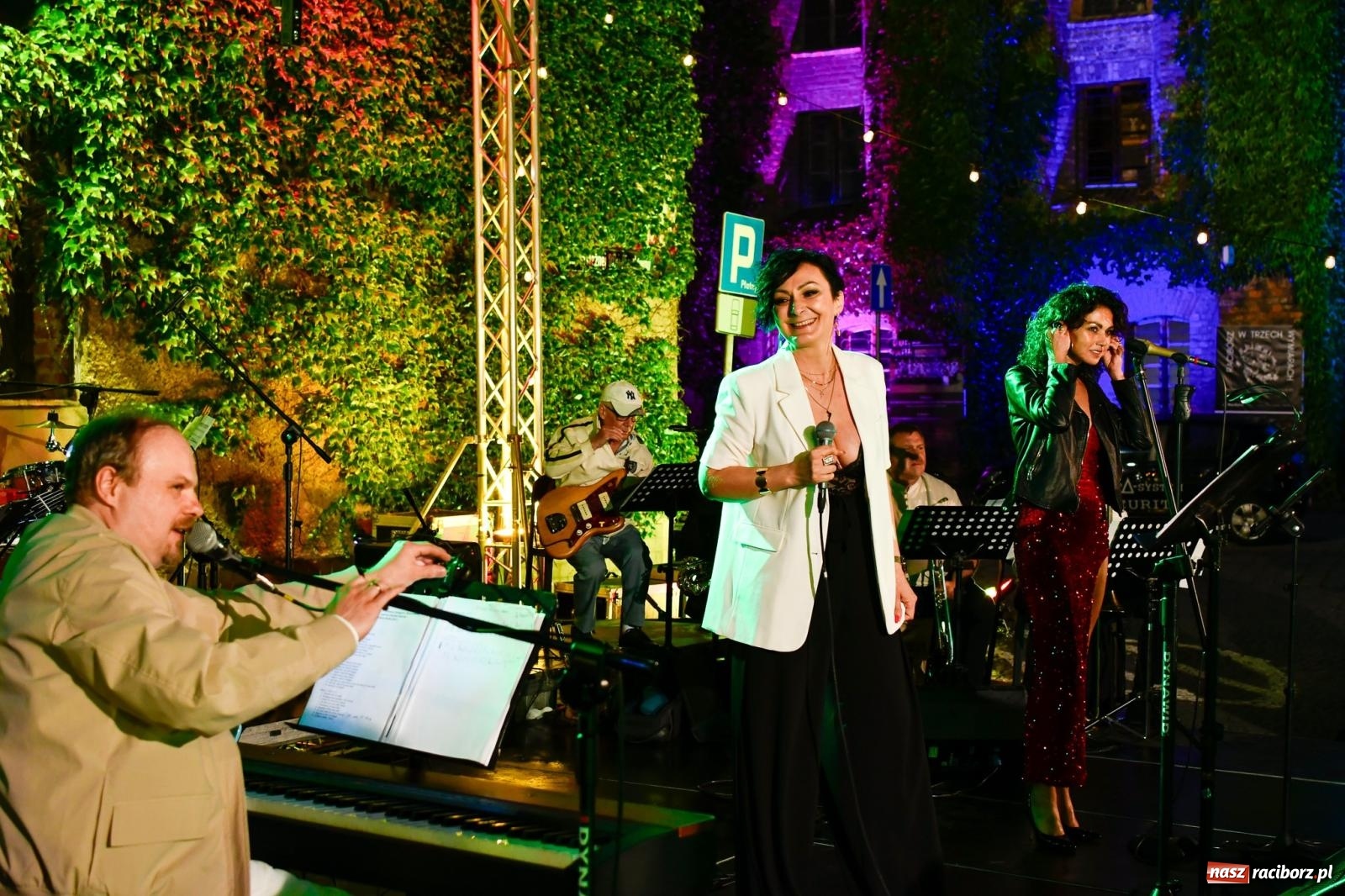 Zdjęcie w galerii na portalu naszraciborz.pl: Potańcówka na OFCE: Kraków Street Band i dancing pod Tęczową w klimatach swingowych wiadomości z regionu