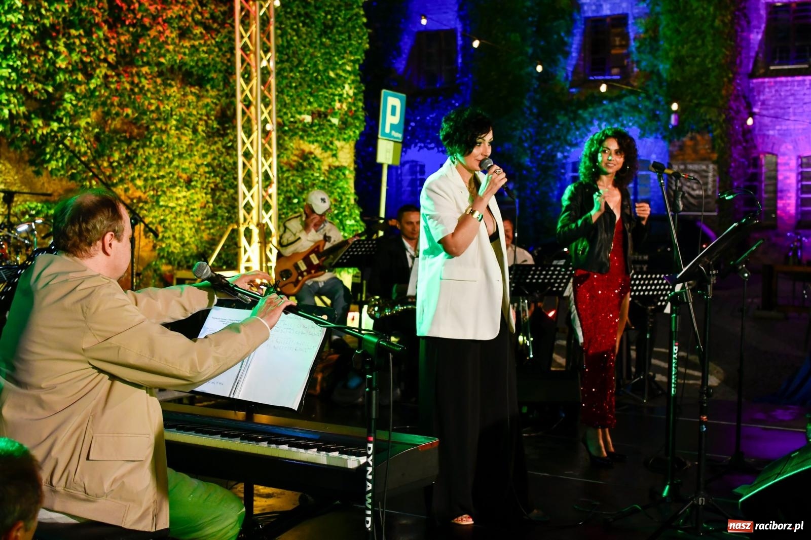 Zdjęcie w galerii na portalu naszraciborz.pl: Potańcówka na OFCE: Kraków Street Band i dancing pod Tęczową w klimatach swingowych wiadomości z regionu