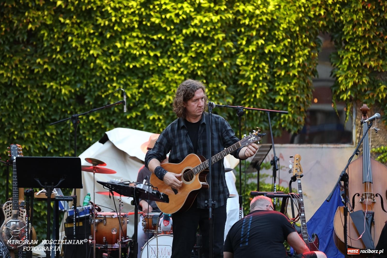 Zdjęcie w galerii na portalu naszraciborz.pl: Potańcówka na OFCE: Kraków Street Band i dancing pod Tęczową w klimatach swingowych wiadomości z regionu