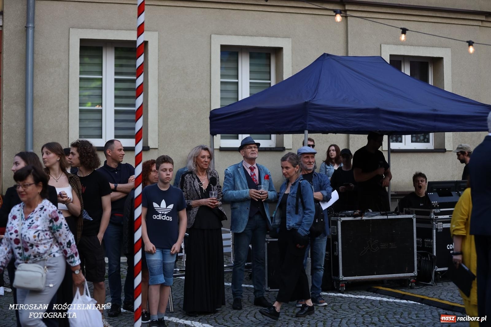 Zdjęcie w galerii na portalu naszraciborz.pl: Potańcówka na OFCE: Kraków Street Band i dancing pod Tęczową w klimatach swingowych wiadomości z regionu