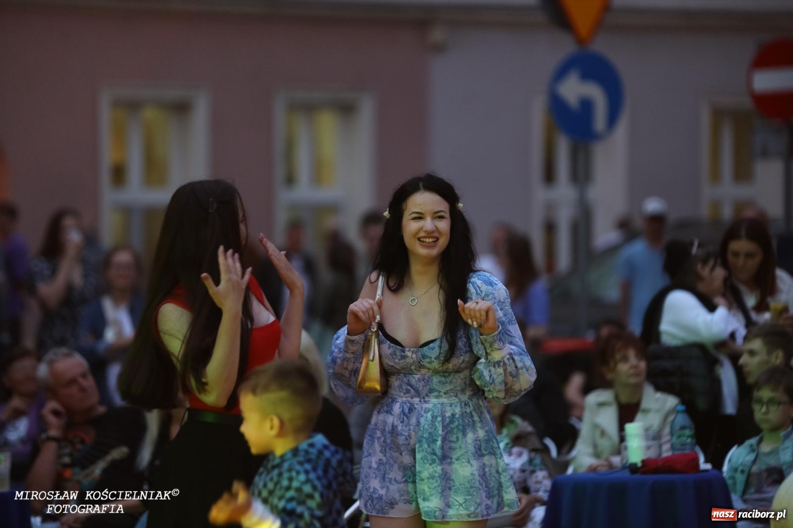 Zdjęcie w galerii na portalu naszraciborz.pl: Potańcówka na OFCE: Kraków Street Band i dancing pod Tęczową w klimatach swingowych wiadomości z regionu