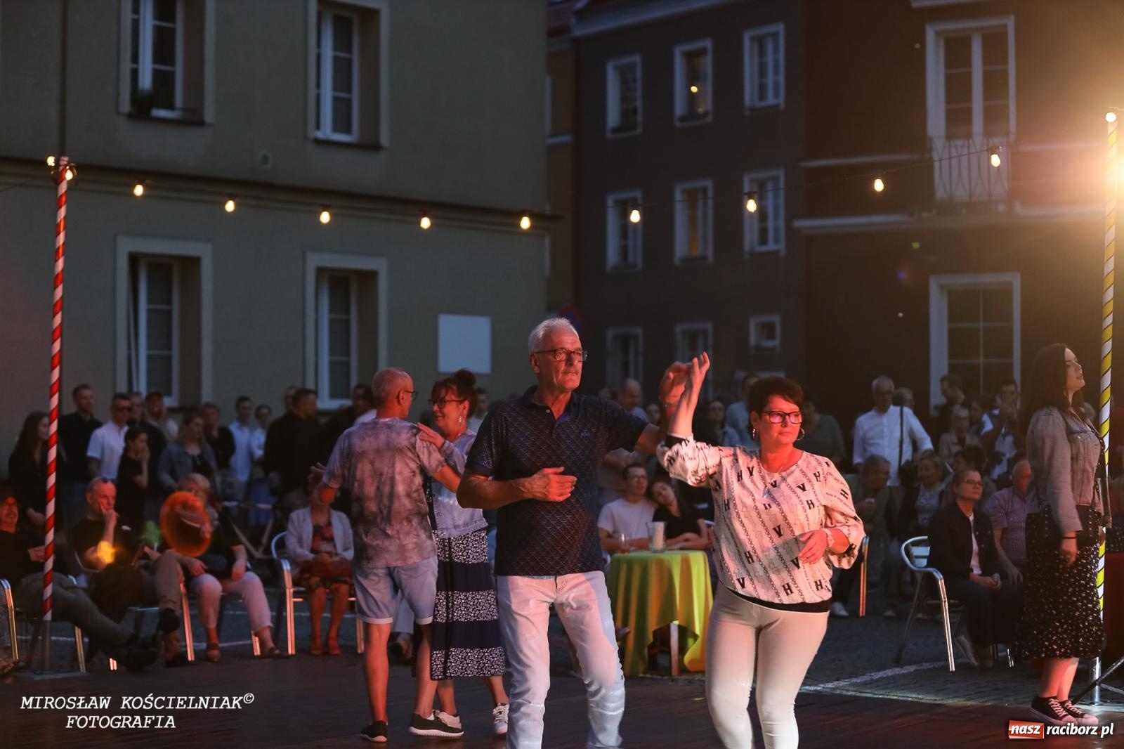 Zdjęcie w galerii na portalu naszraciborz.pl: Potańcówka na OFCE: Kraków Street Band i dancing pod Tęczową w klimatach swingowych wiadomości z regionu