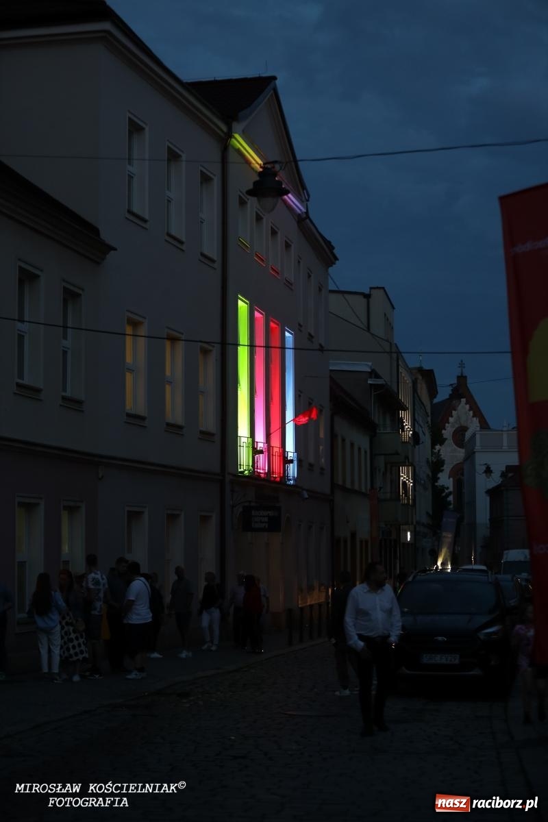 Zdjęcie w galerii na portalu naszraciborz.pl: Potańcówka na OFCE: Kraków Street Band i dancing pod Tęczową w klimatach swingowych wiadomości z regionu