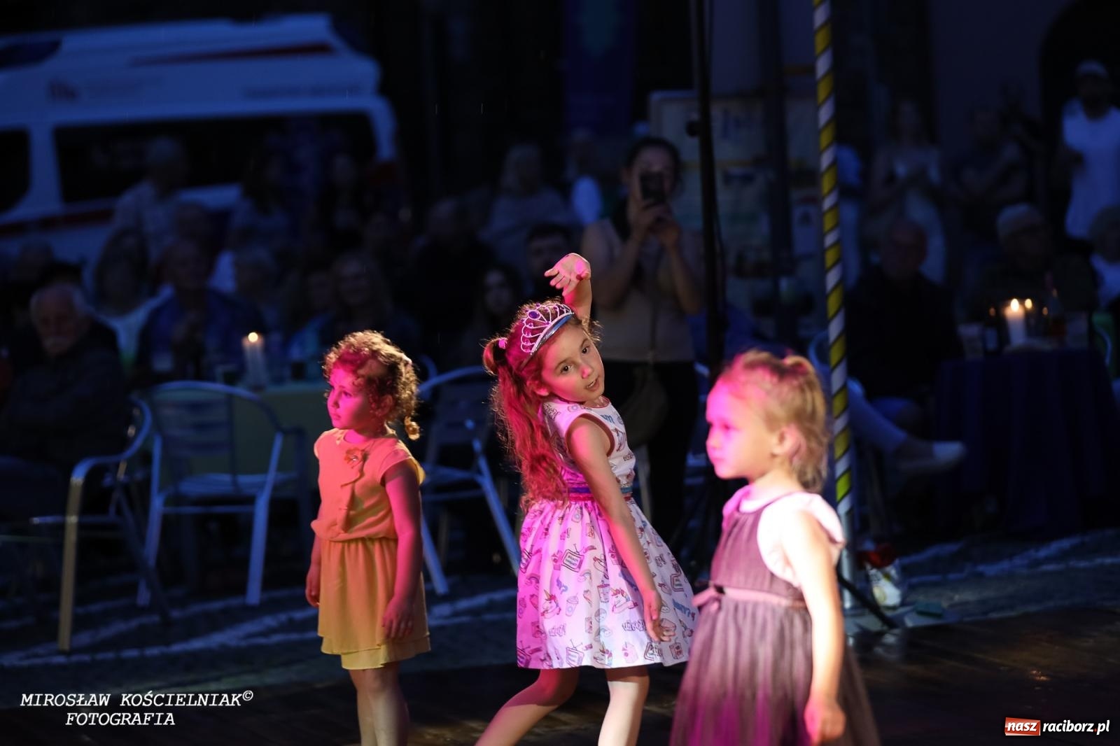 Zdjęcie w galerii na portalu naszraciborz.pl: Potańcówka na OFCE: Kraków Street Band i dancing pod Tęczową w klimatach swingowych wiadomości z regionu