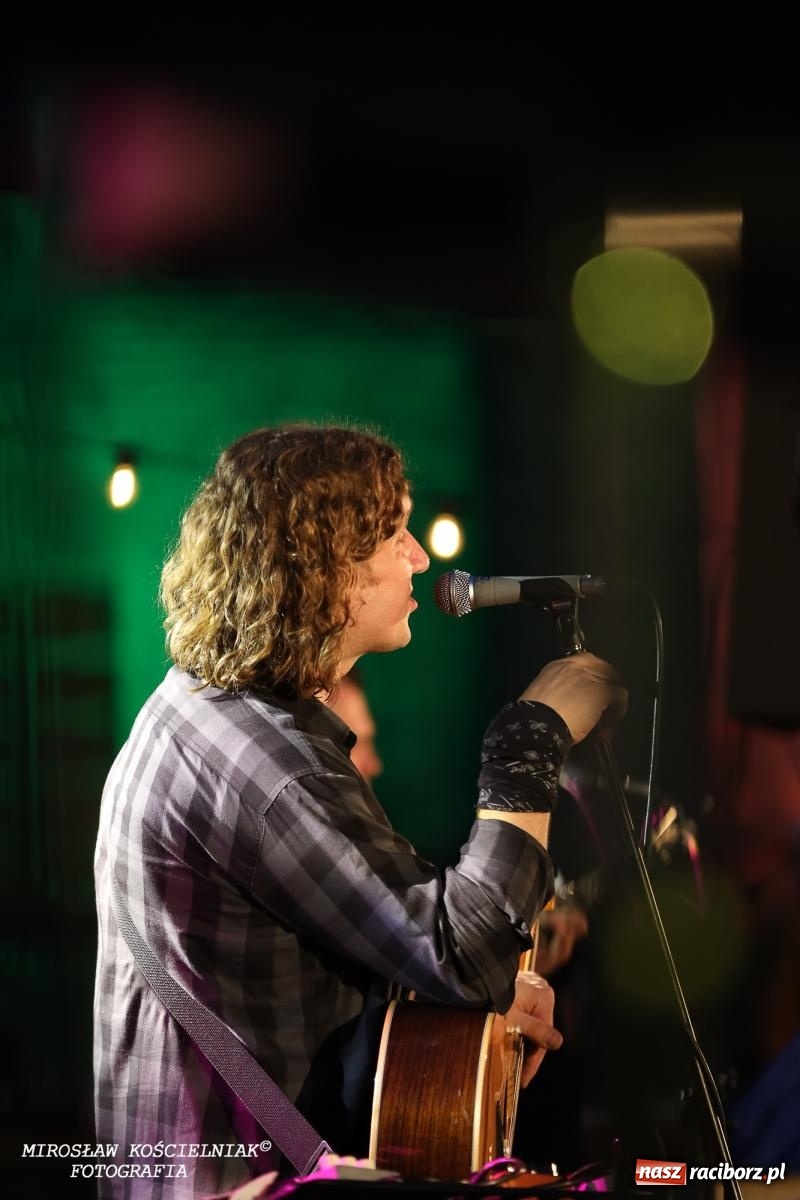 Zdjęcie w galerii na portalu naszraciborz.pl: Potańcówka na OFCE: Kraków Street Band i dancing pod Tęczową w klimatach swingowych wiadomości z regionu