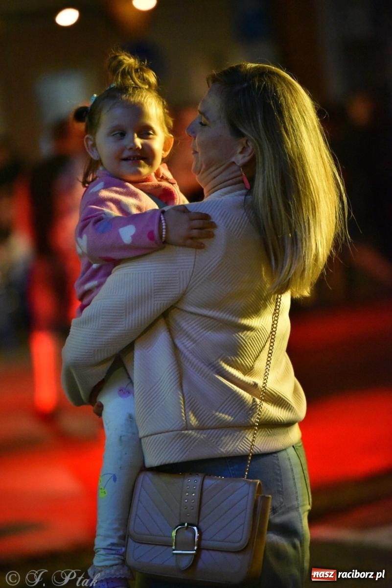 Zdjęcie w galerii na portalu naszraciborz.pl: Potańcówka na OFCE: Kraków Street Band i dancing pod Tęczową w klimatach swingowych wiadomości z regionu