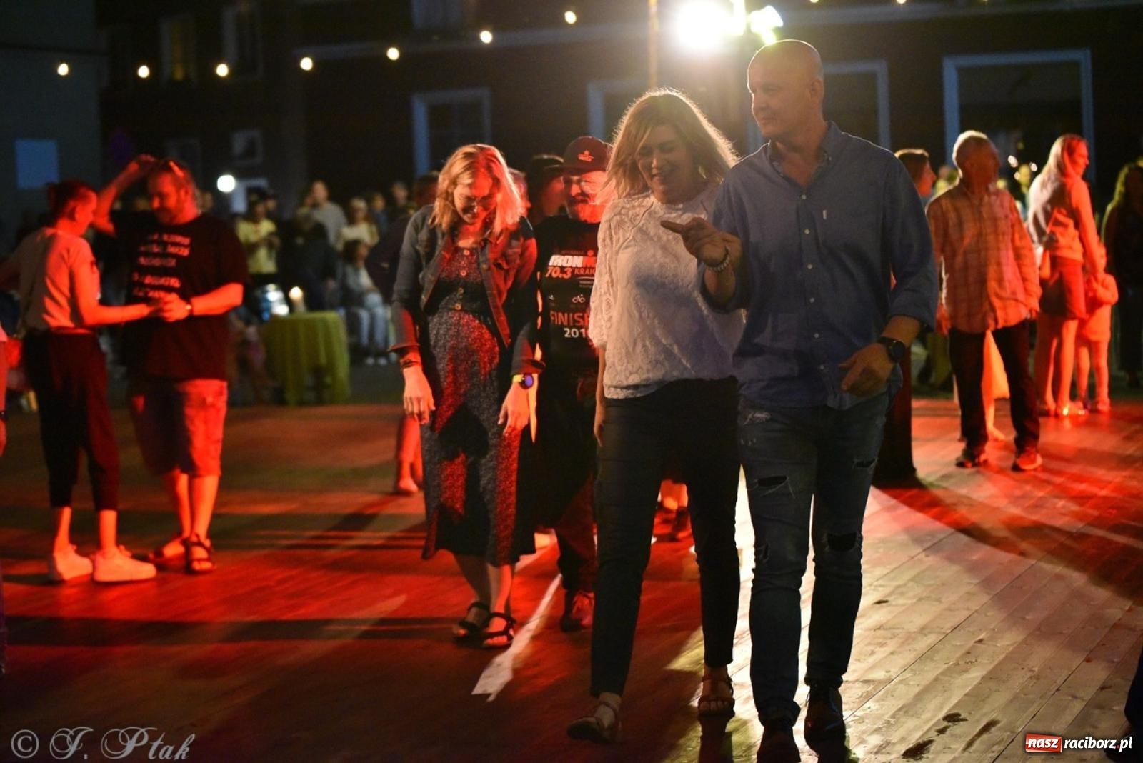 Zdjęcie w galerii na portalu naszraciborz.pl: Potańcówka na OFCE: Kraków Street Band i dancing pod Tęczową w klimatach swingowych wiadomości z regionu