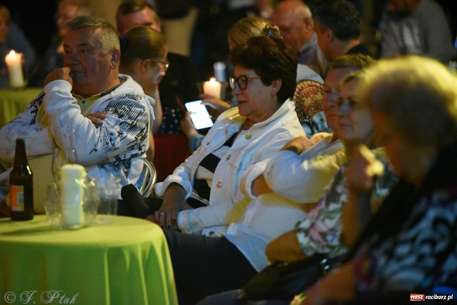 Zdjęcie w galerii na portalu naszraciborz.pl: Potańcówka na OFCE: Kraków Street Band i dancing pod Tęczową w klimatach swingowych wiadomości z regionu