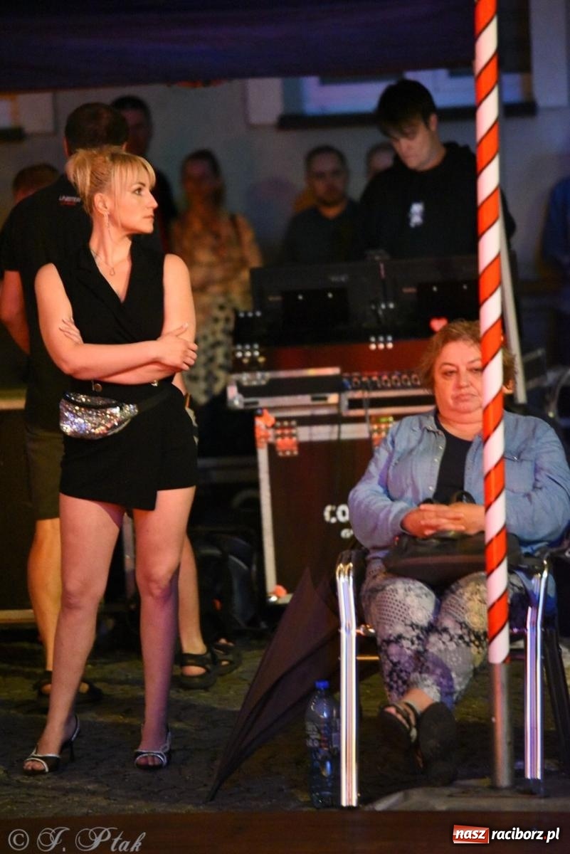 Zdjęcie w galerii na portalu naszraciborz.pl: Potańcówka na OFCE: Kraków Street Band i dancing pod Tęczową w klimatach swingowych wiadomości z regionu