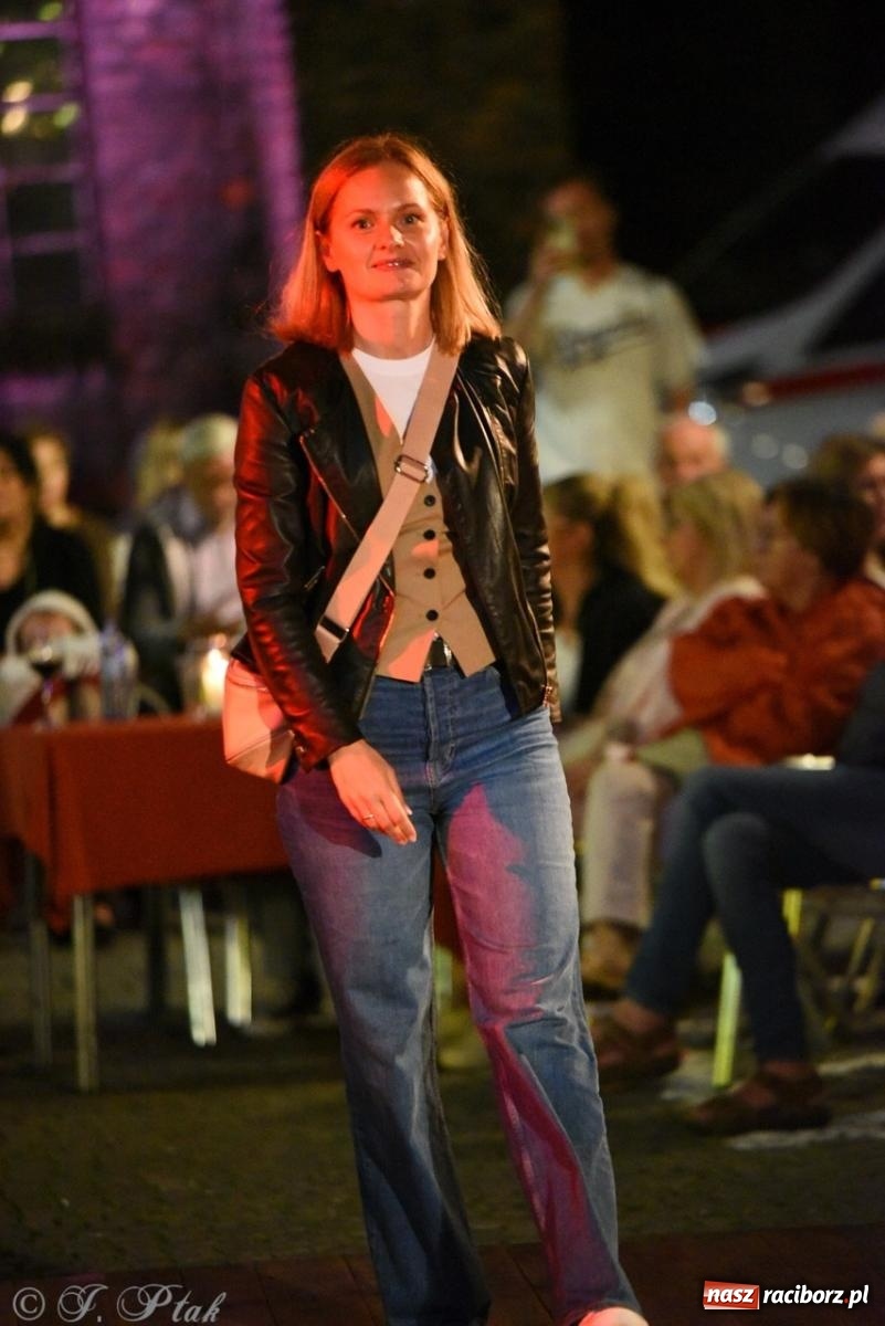 Zdjęcie w galerii na portalu naszraciborz.pl: Potańcówka na OFCE: Kraków Street Band i dancing pod Tęczową w klimatach swingowych wiadomości z regionu