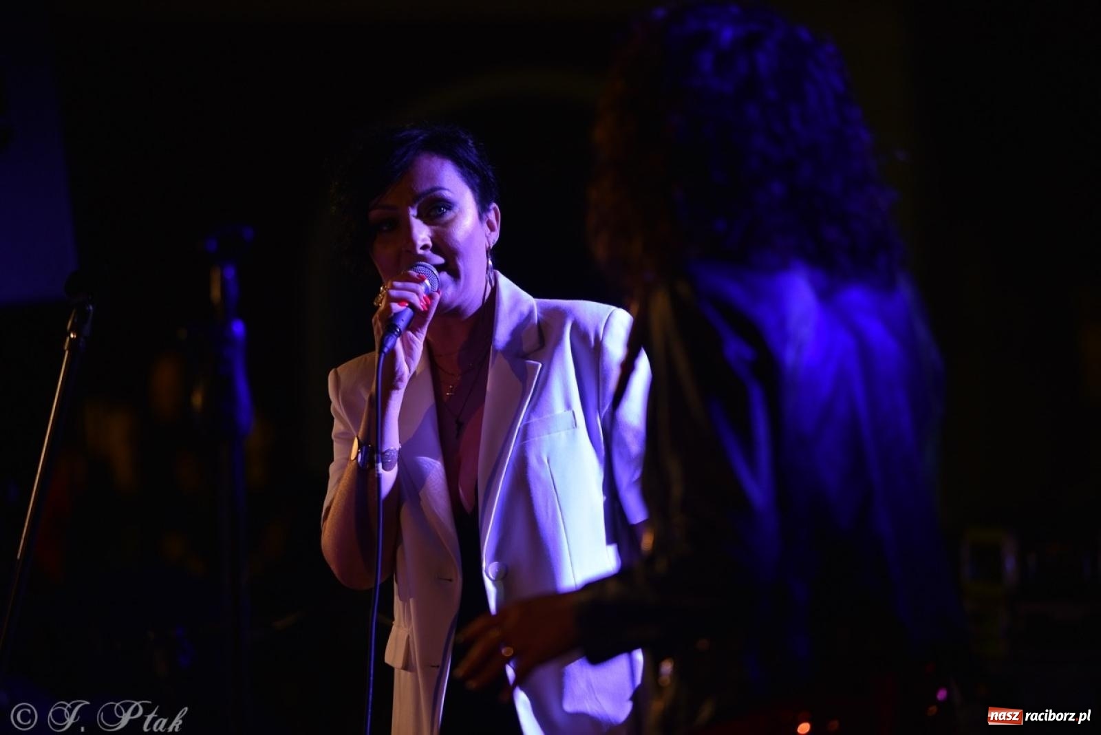 Zdjęcie w galerii na portalu naszraciborz.pl: Potańcówka na OFCE: Kraków Street Band i dancing pod Tęczową w klimatach swingowych wiadomości z regionu