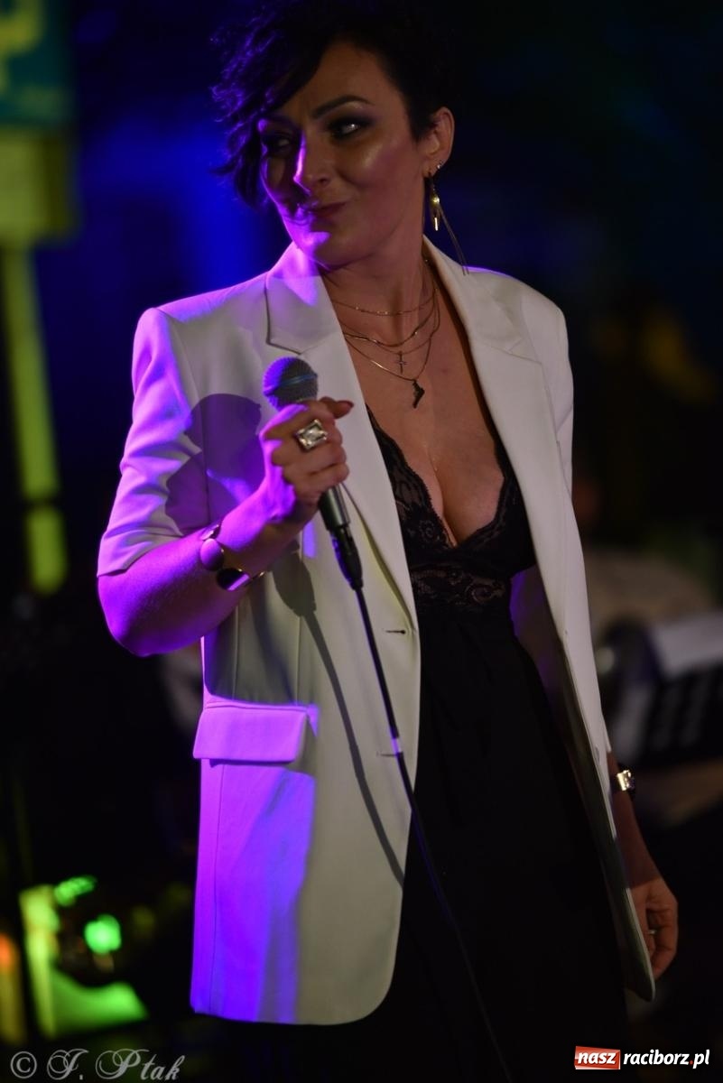 Zdjęcie w galerii na portalu naszraciborz.pl: Potańcówka na OFCE: Kraków Street Band i dancing pod Tęczową w klimatach swingowych wiadomości z regionu