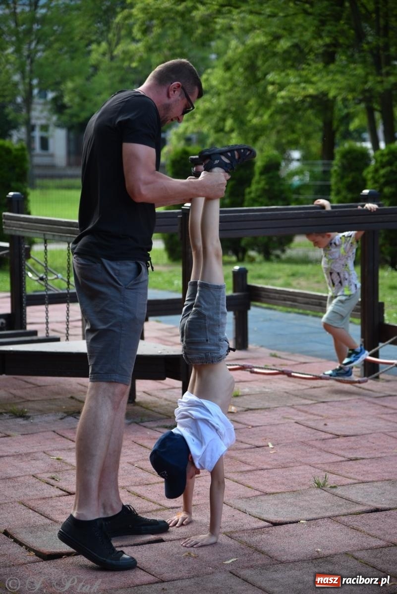 Zdjęcie w galerii na portalu naszraciborz.pl: Festyn szkolny przyciągnął tłumy do SP 15 [FOTO i WIDEO] wiadomości z regionu