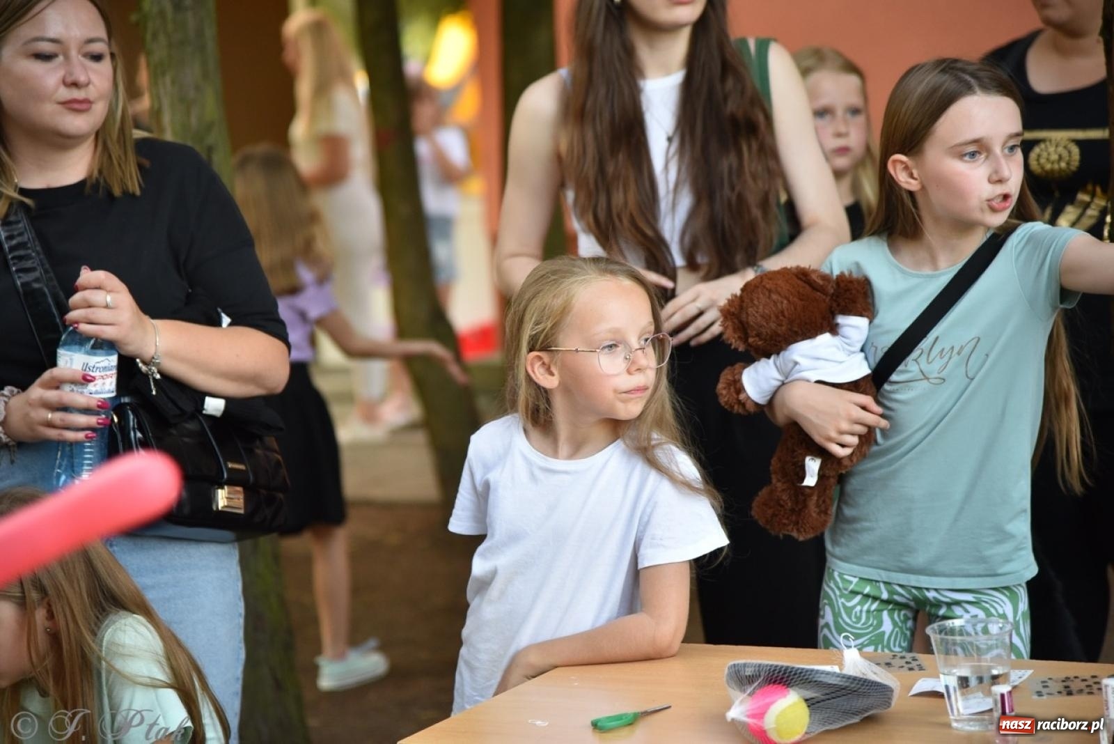 Zdjęcie w galerii na portalu naszraciborz.pl: Festyn szkolny przyciągnął tłumy do SP 15 [FOTO i WIDEO] wiadomości z regionu