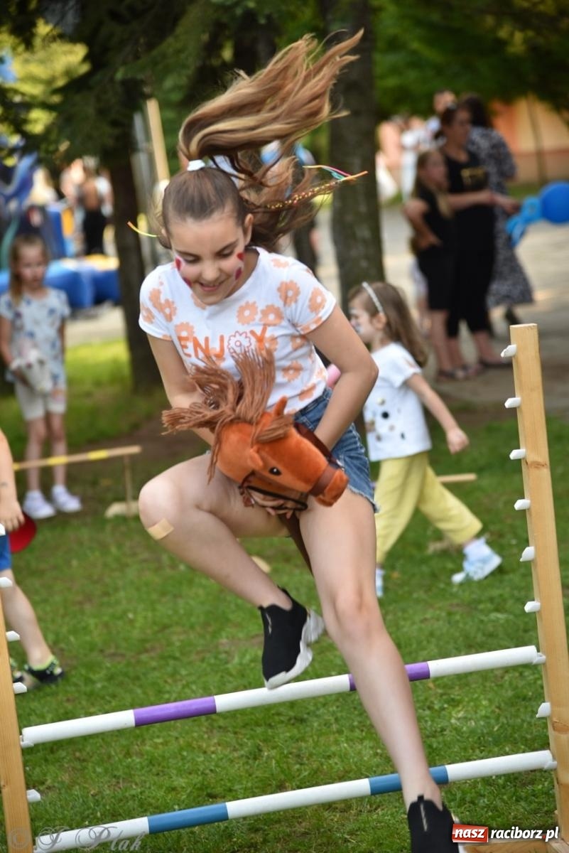 Zdjęcie w galerii na portalu naszraciborz.pl: Festyn szkolny przyciągnął tłumy do SP 15 [FOTO i WIDEO] wiadomości z regionu