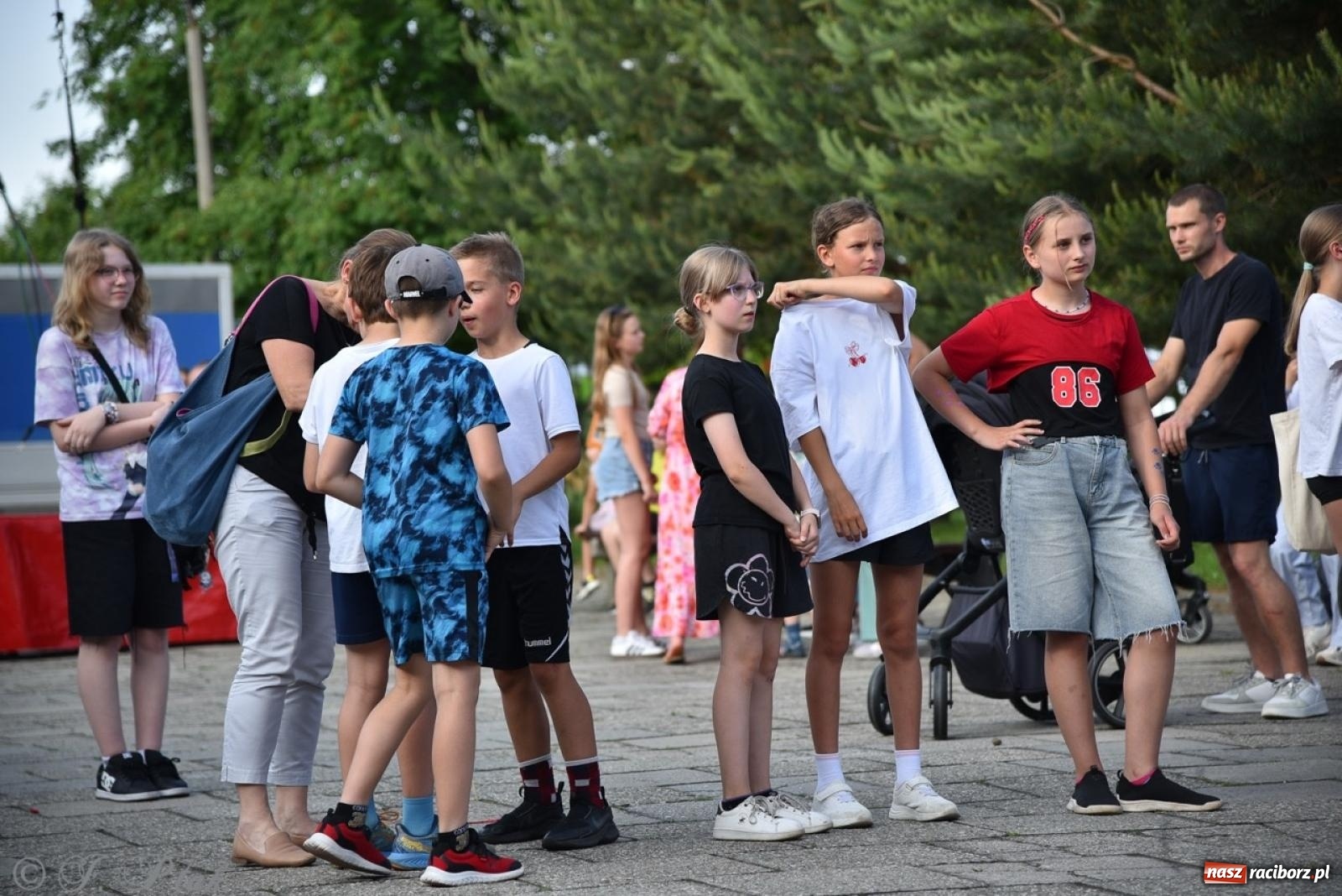 Zdjęcie w galerii na portalu naszraciborz.pl: Festyn szkolny przyciągnął tłumy do SP 15 [FOTO i WIDEO] wiadomości z regionu