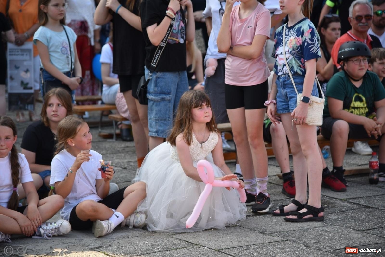 Zdjęcie w galerii na portalu naszraciborz.pl: Festyn szkolny przyciągnął tłumy do SP 15 [FOTO i WIDEO] wiadomości z regionu