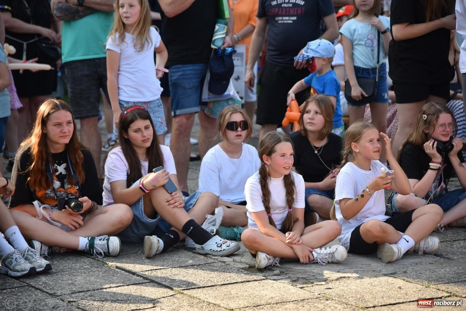 Zdjęcie w galerii na portalu naszraciborz.pl: Festyn szkolny przyciągnął tłumy do SP 15 [FOTO i WIDEO] wiadomości z regionu
