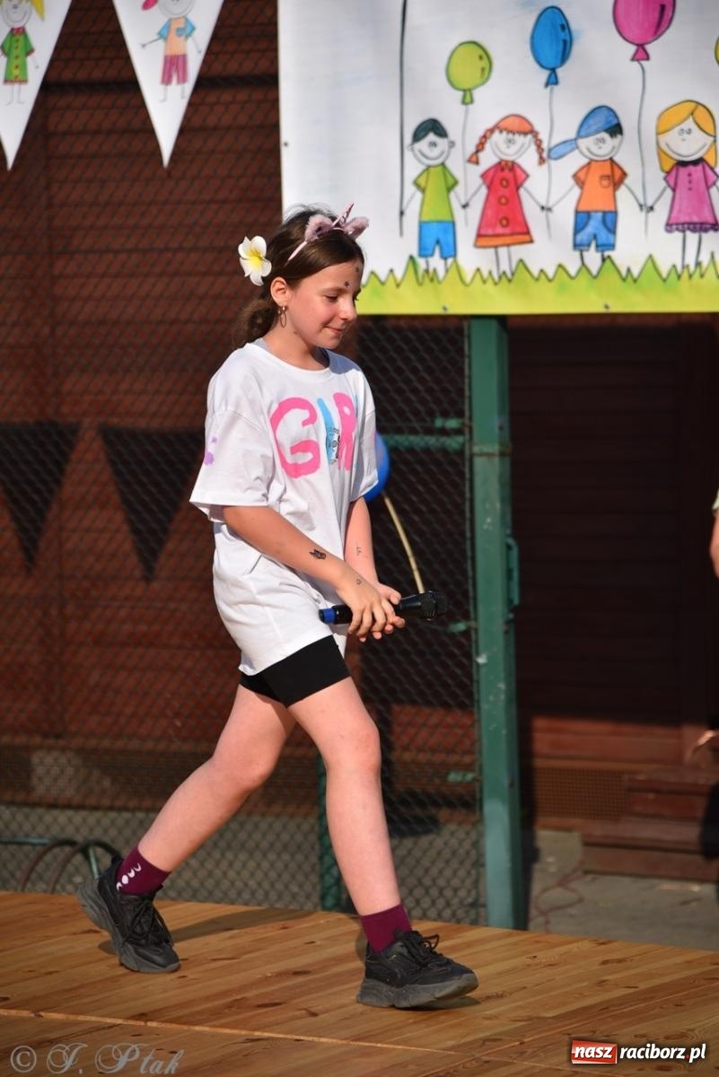 Zdjęcie w galerii na portalu naszraciborz.pl: Festyn szkolny przyciągnął tłumy do SP 15 [FOTO i WIDEO] wiadomości z regionu