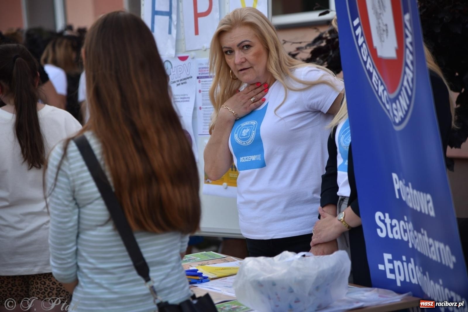 Zdjęcie w galerii na portalu naszraciborz.pl: Festyn szkolny przyciągnął tłumy do SP 15 [FOTO i WIDEO] wiadomości z regionu