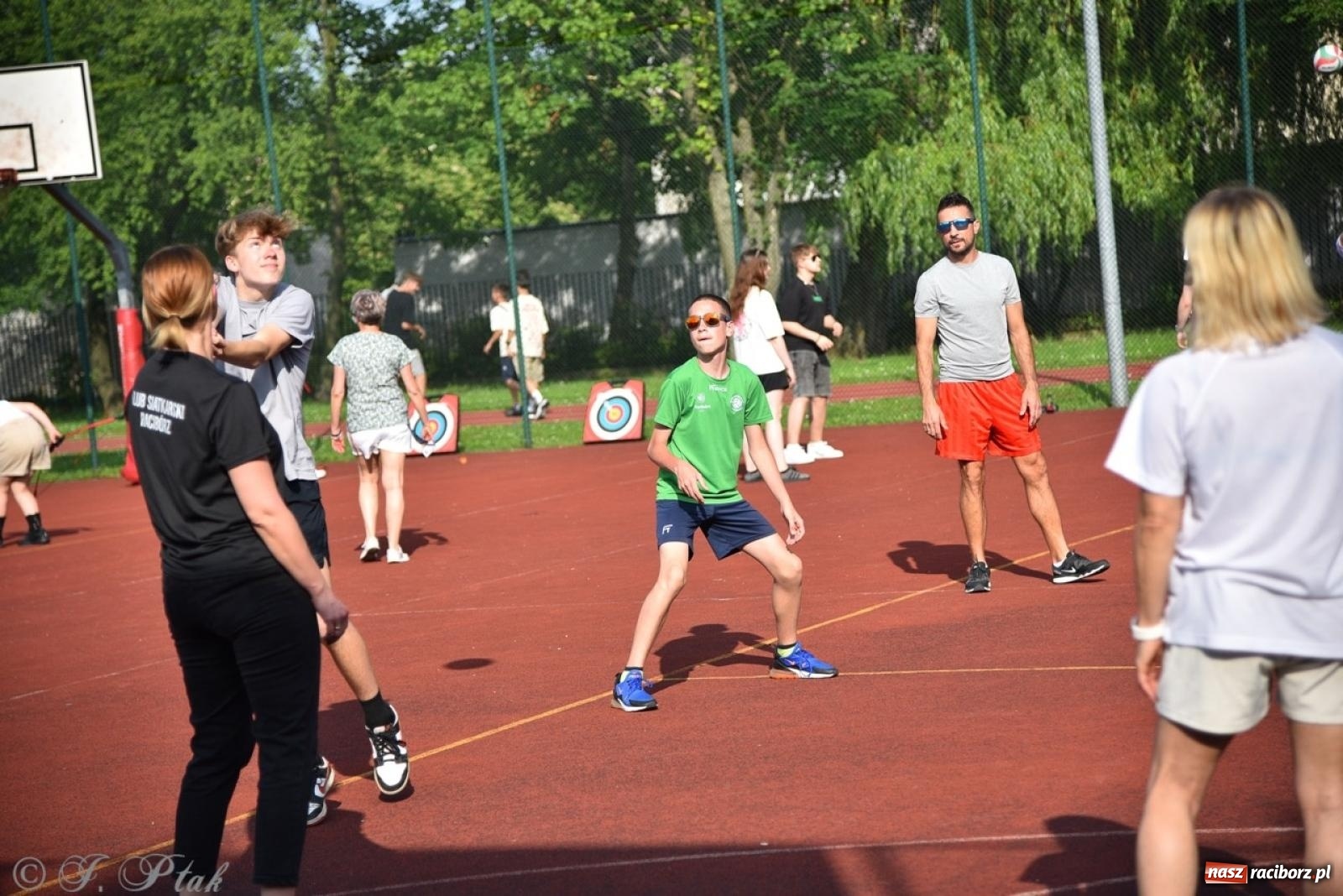 Zdjęcie w galerii na portalu naszraciborz.pl: Festyn szkolny przyciągnął tłumy do SP 15 [FOTO i WIDEO] wiadomości z regionu