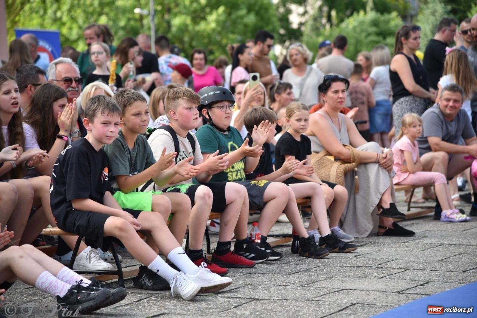 Zdjęcie w galerii na portalu naszraciborz.pl: Festyn szkolny przyciągnął tłumy do SP 15 [FOTO i WIDEO] wiadomości z regionu