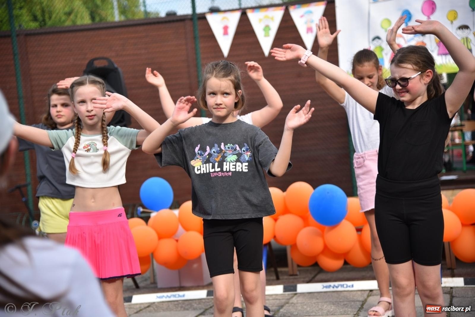 Zdjęcie w galerii na portalu naszraciborz.pl: Festyn szkolny przyciągnął tłumy do SP 15 [FOTO i WIDEO] wiadomości z regionu