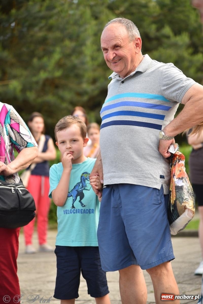 Zdjęcie w galerii na portalu naszraciborz.pl: Festyn szkolny przyciągnął tłumy do SP 15 [FOTO i WIDEO] wiadomości z regionu