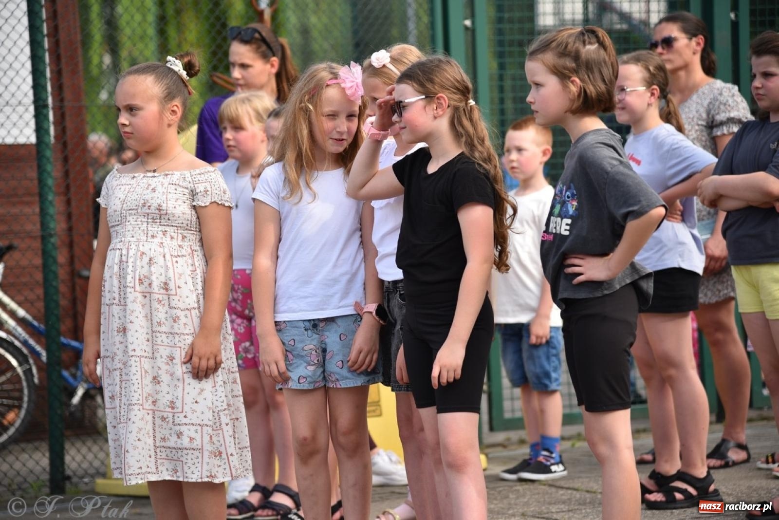 Zdjęcie w galerii na portalu naszraciborz.pl: Festyn szkolny przyciągnął tłumy do SP 15 [FOTO i WIDEO] wiadomości z regionu
