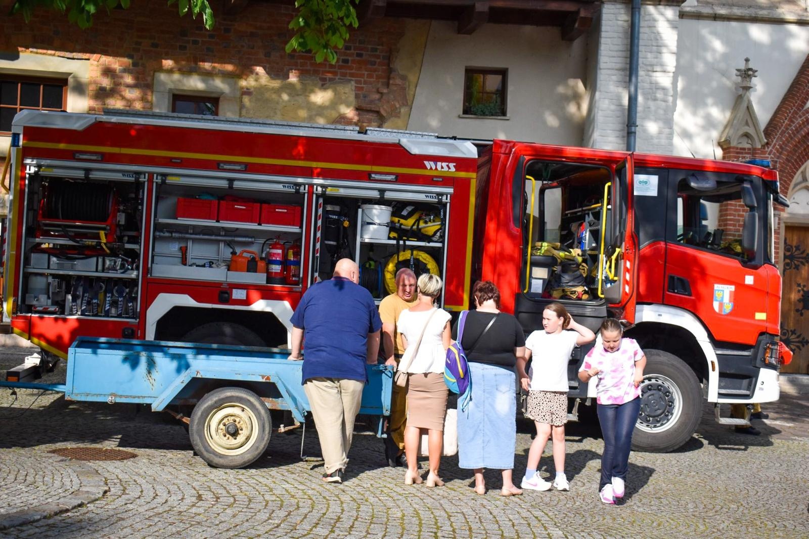 Zdjęcie w galerii na portalu naszraciborz.pl: Rodzinne świętowanie z MDK na dziedzińcu Zamku Piastowskiego w Raciborzu wiadomości z regionu