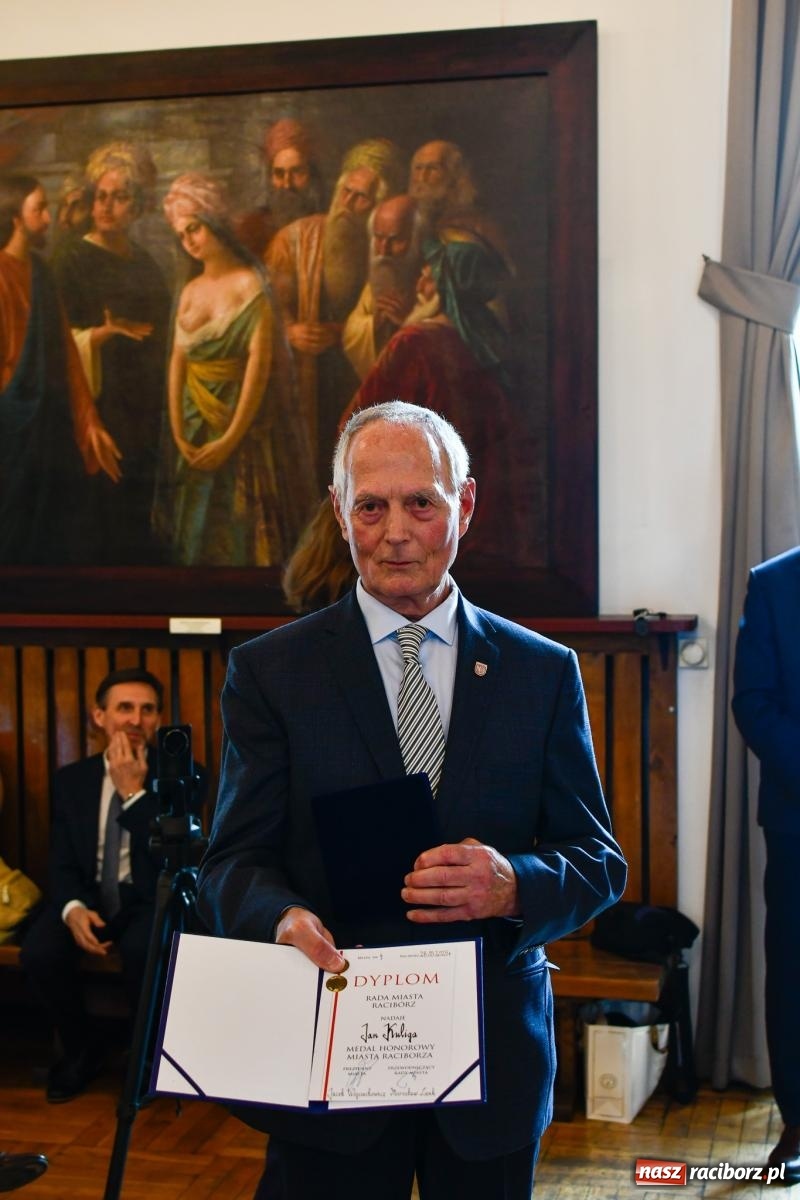 Zdjęcie w galerii na portalu naszraciborz.pl: Miało być jak w Rajchu. Racibórz świętuje 35-lecie samorządu, ale bez pojednania w ocenie zasług wiadomości z regionu