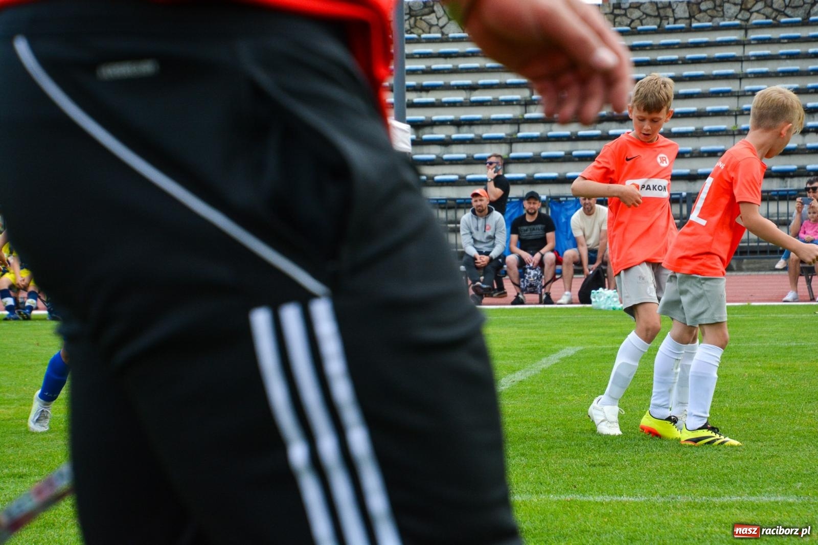 Zdjęcie w galerii na portalu naszraciborz.pl: Międzynarodowy turniej U-8 i U-9 trwa na stadionie OSiR Racibórz wiadomości z regionu