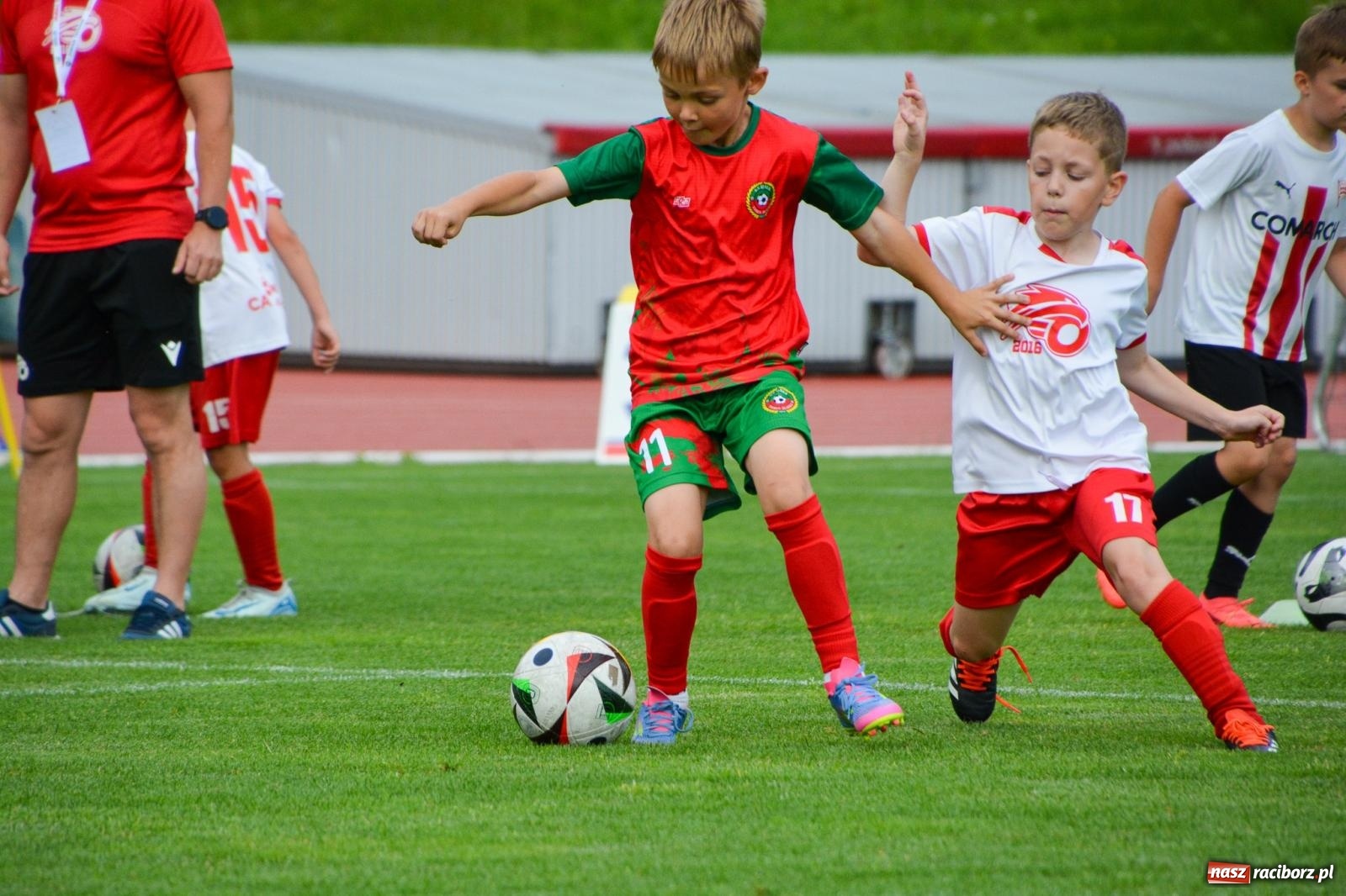 Zdjęcie w galerii na portalu naszraciborz.pl: Międzynarodowy turniej U-8 i U-9 trwa na stadionie OSiR Racibórz wiadomości z regionu