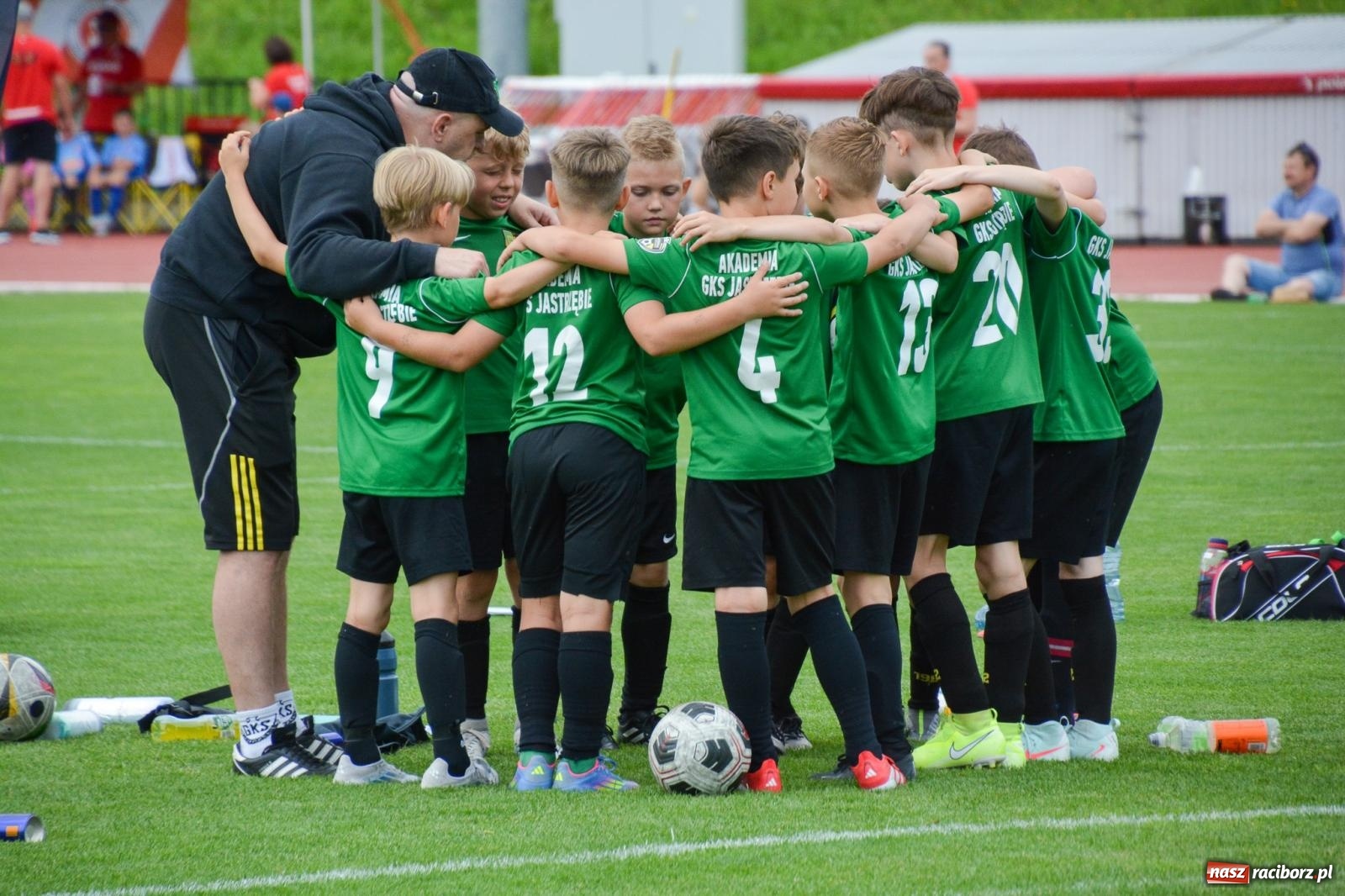 Zdjęcie w galerii na portalu naszraciborz.pl: Międzynarodowy turniej U-8 i U-9 trwa na stadionie OSiR Racibórz wiadomości z regionu