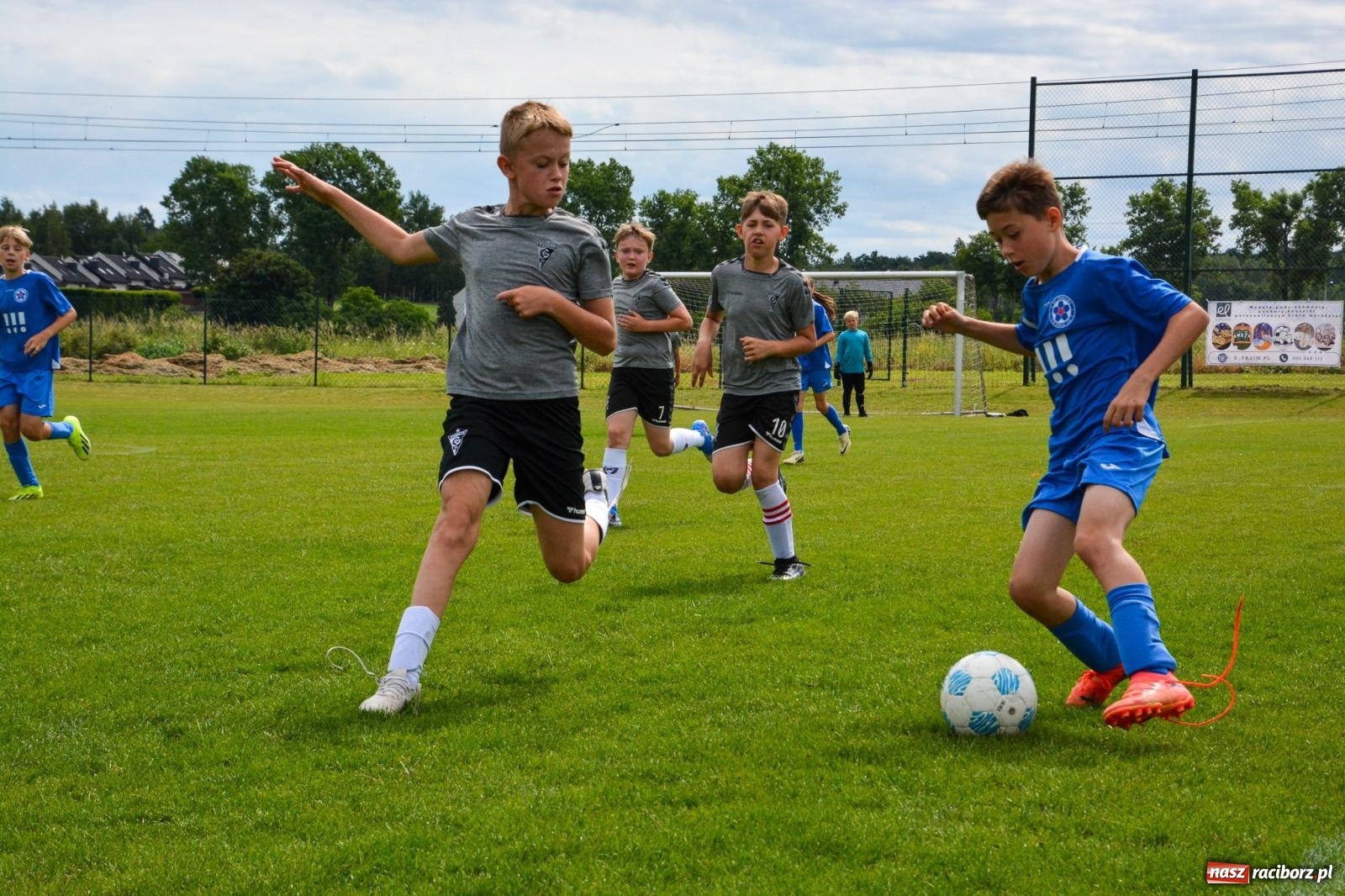 Zdjęcie w galerii na portalu naszraciborz.pl: VIII Międzynarodowy Turniej Piłkarski im. Huberta Kostki po raz pierwszy na boisku przy Chrobrego wiadomości z regionu