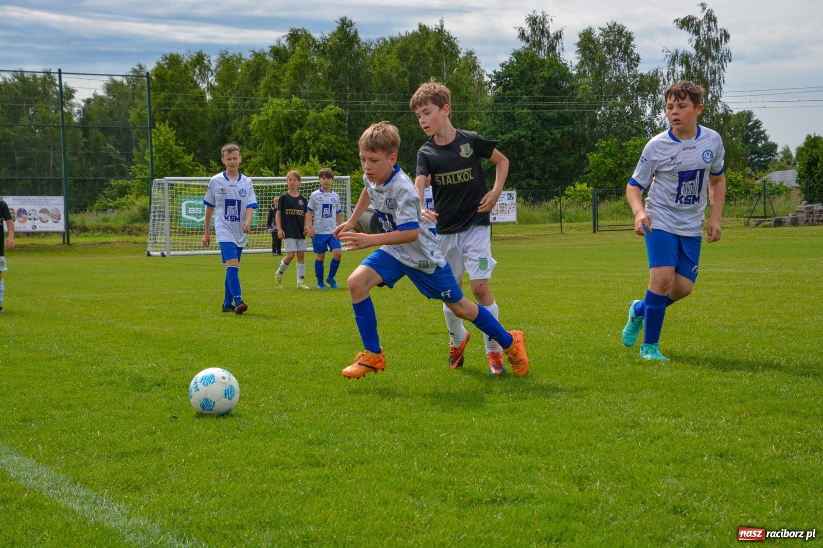 Zdjęcie w galerii na portalu naszraciborz.pl: VIII Międzynarodowy Turniej Piłkarski im. Huberta Kostki po raz pierwszy na boisku przy Chrobrego wiadomości z regionu